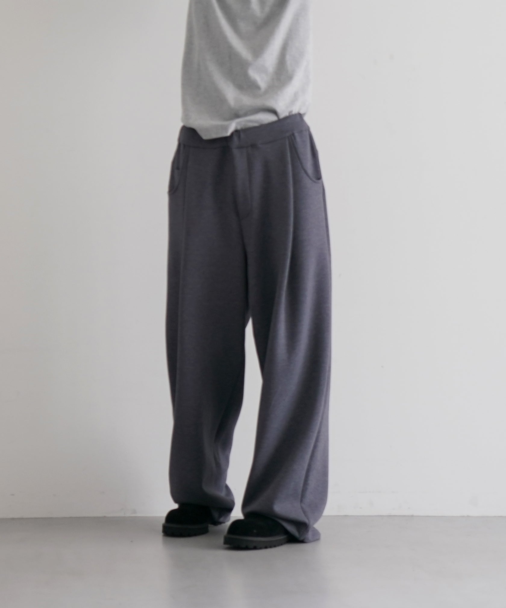 【EXCLUSIVE】NEONSIGN Wide tech slacks "BLACK"