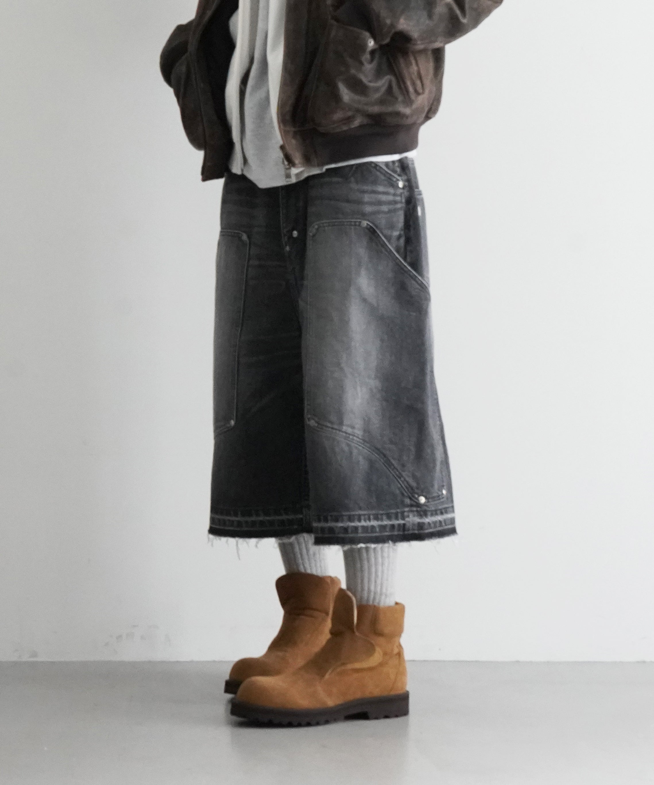 FAKE AS FLOWERS Newcommune aged baggy denim shorts "BLACK"