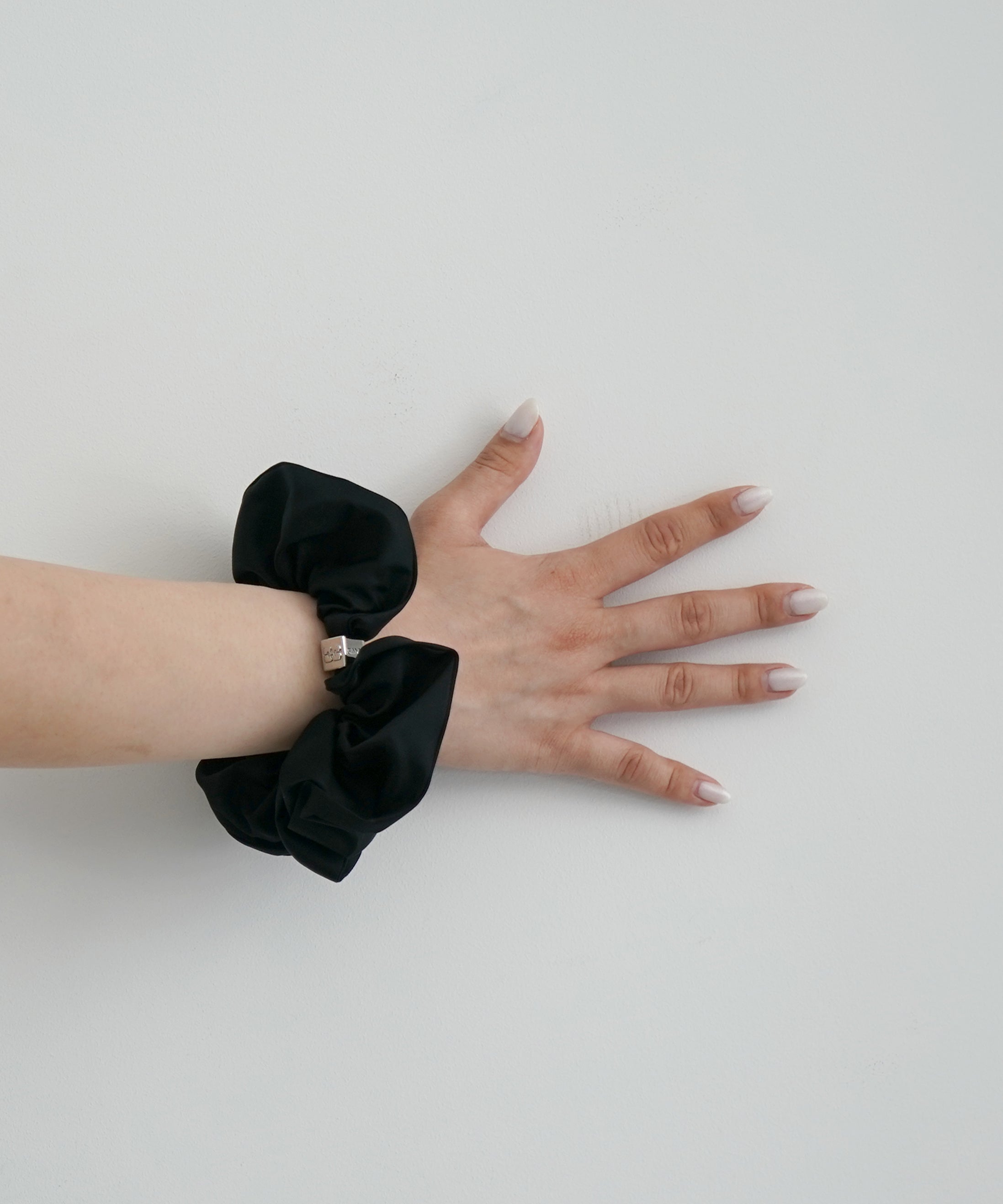 GANNI Duchesse nylon scrunchie "BLACK"
