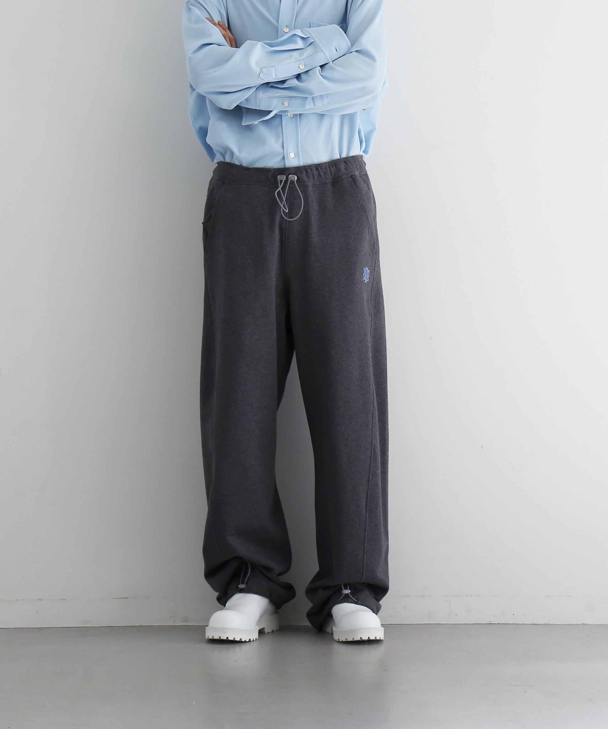 【EXCLUSIVE】Laid.B "Training" O×LB sweat pants "CHARCOAL GRAY"