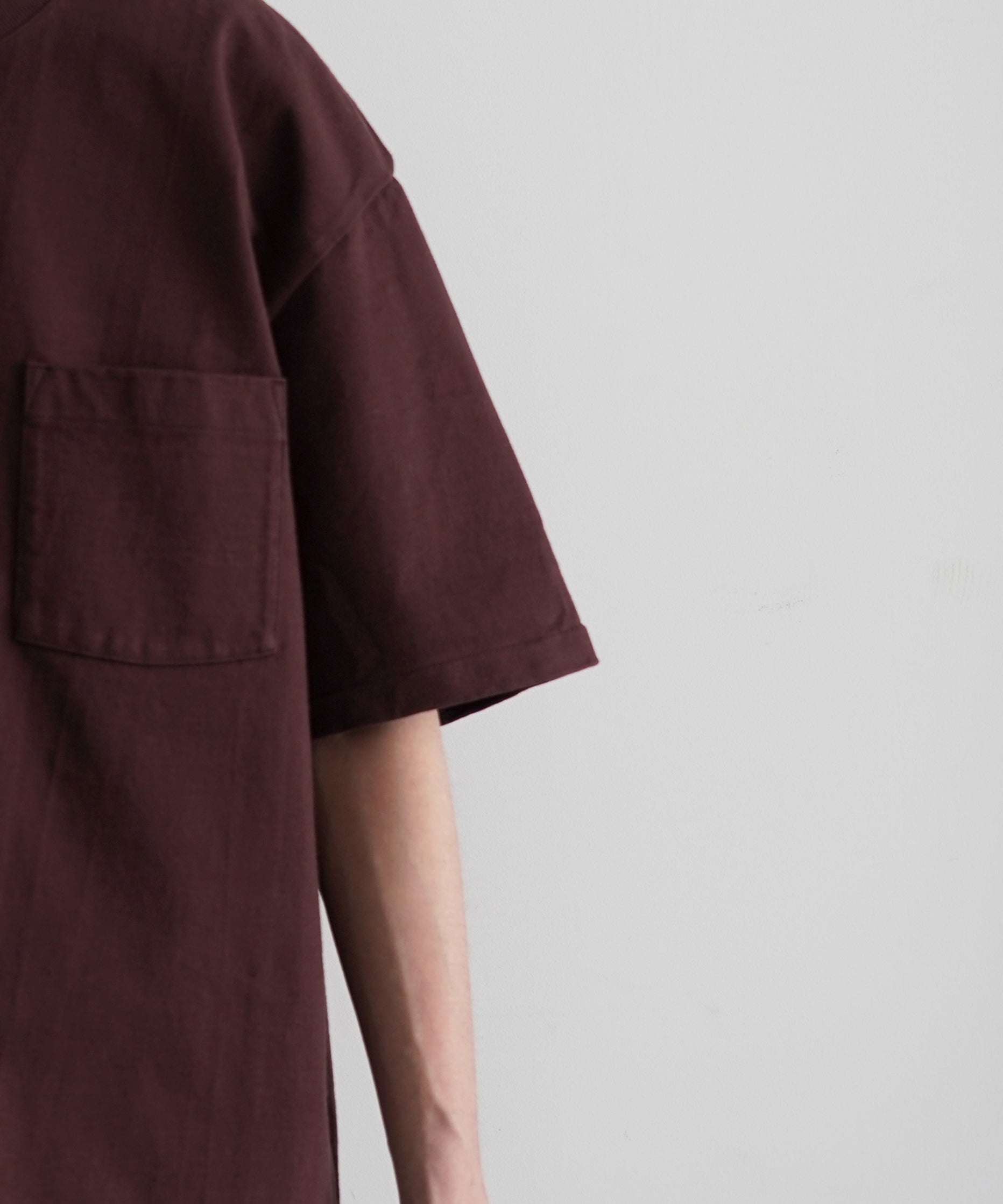 AURALEE Heavy weight pocket tee "BROWN"
