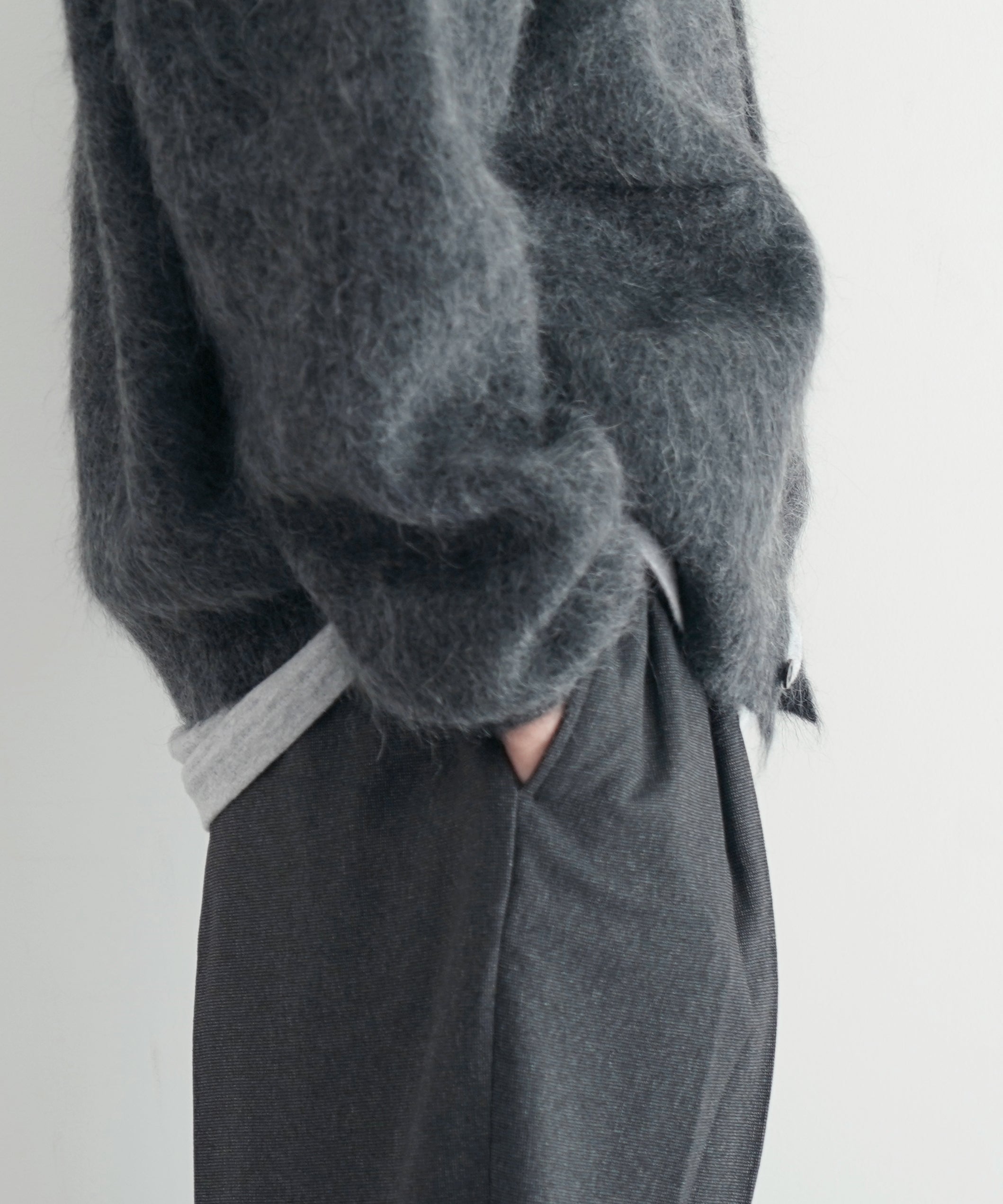 【EXCLUSIVE】crepuscule Mohair polo cardigan "C.GRAY"