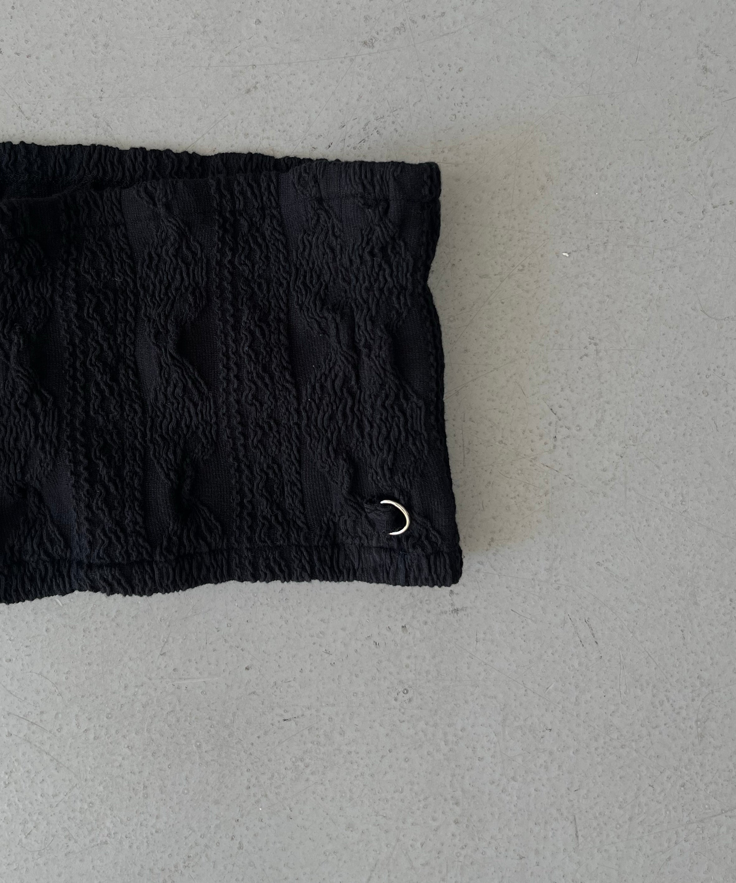 kotohayokozawa Shrunk - knit bare top "BLACK"