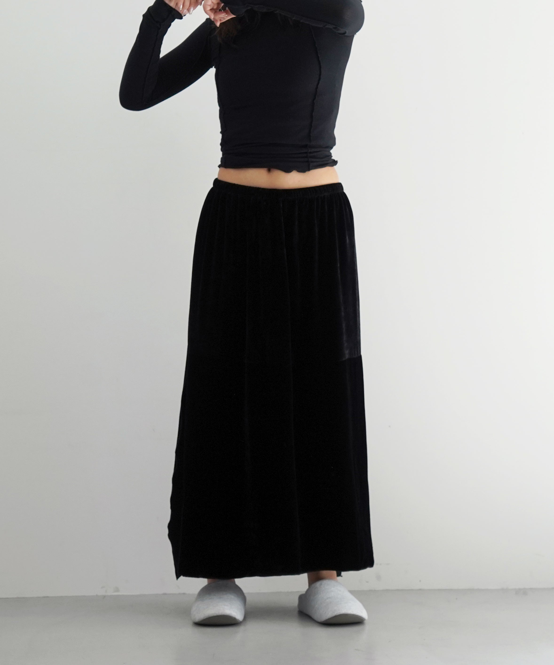 Baserange Olin skirt "BLACK"