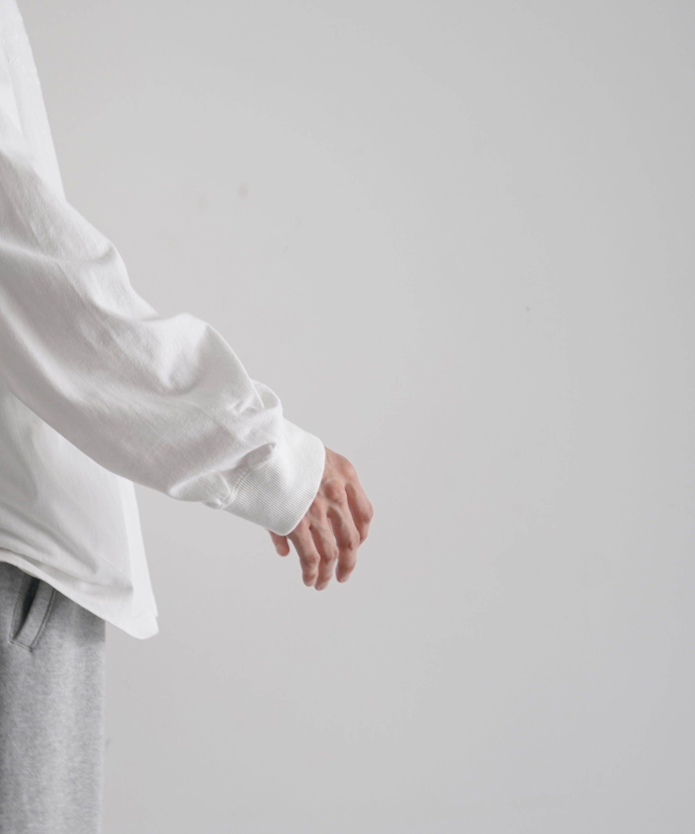 ISSUETHINGS 25b/101-c-09 "WHITE"