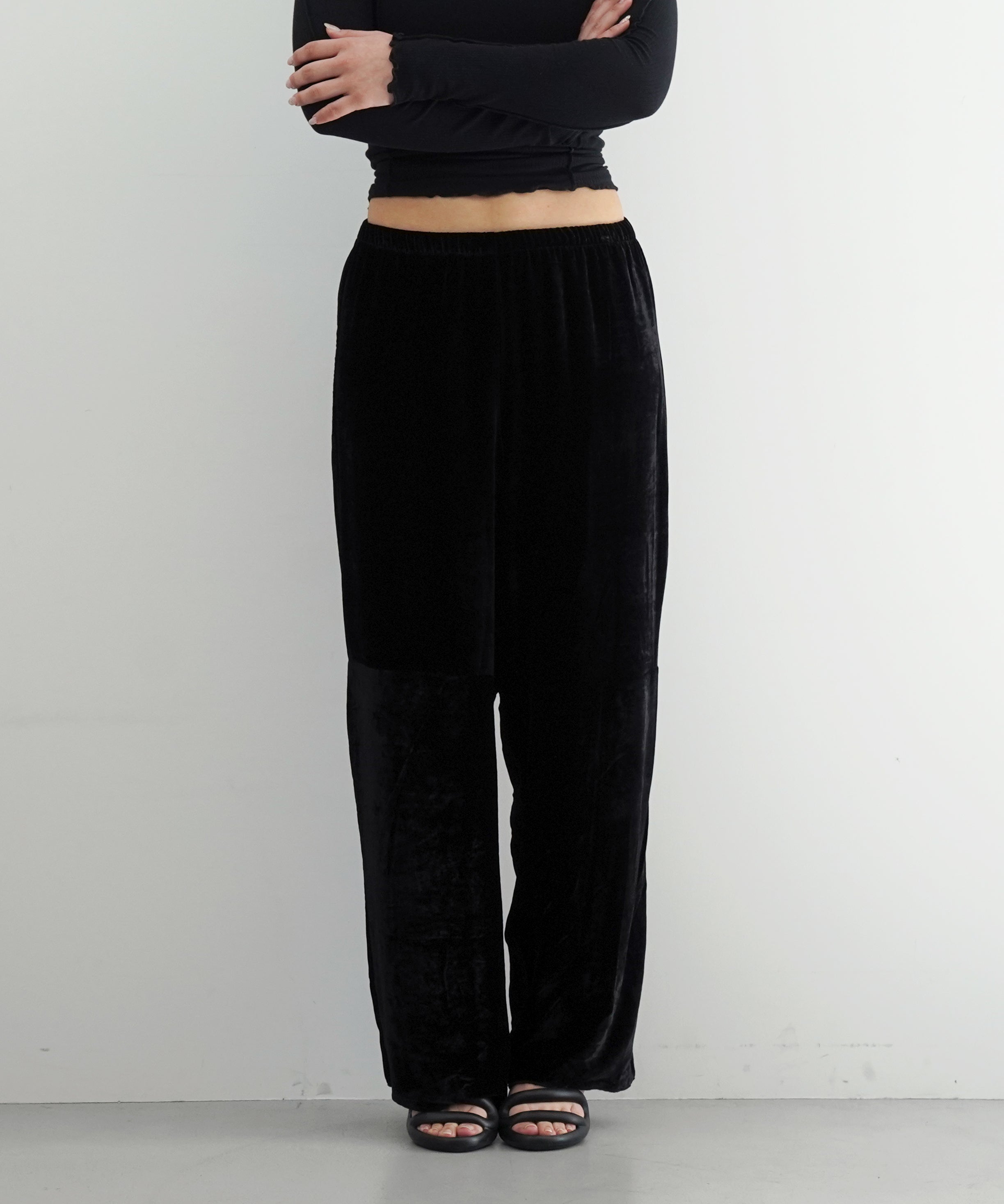 Baserange Olin pants "BLACK"