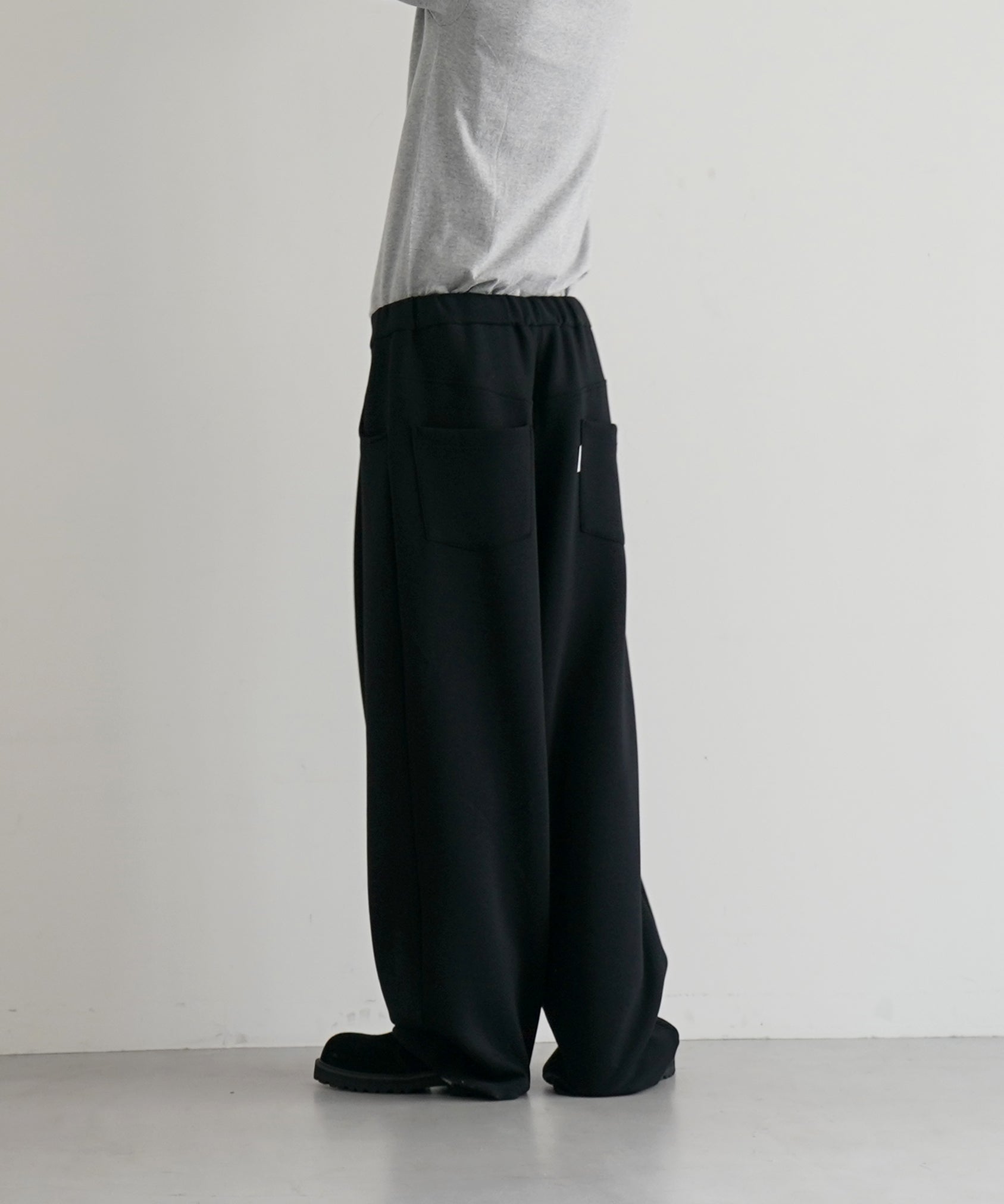 【EXCLUSIVE】NEONSIGN Wide tech slacks "TOP BLACK"