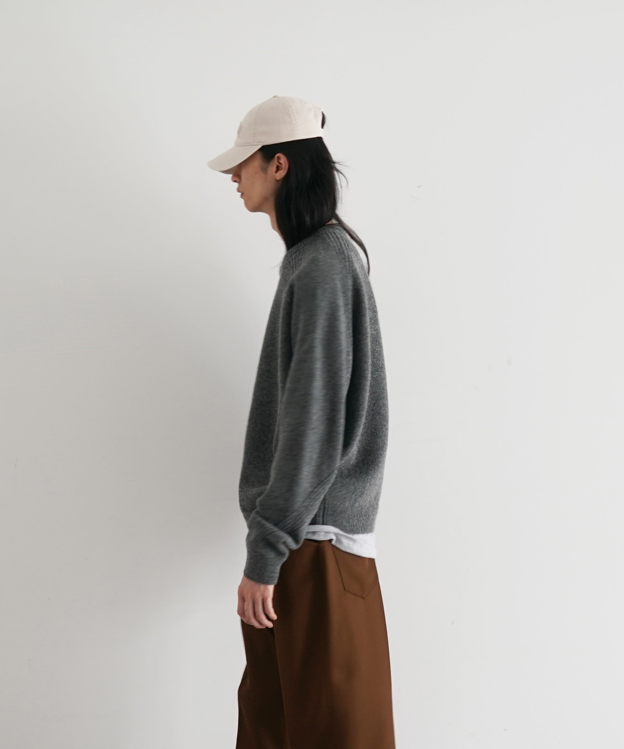 OLD FOLK HOUSE V-neck sweater "GRAY"