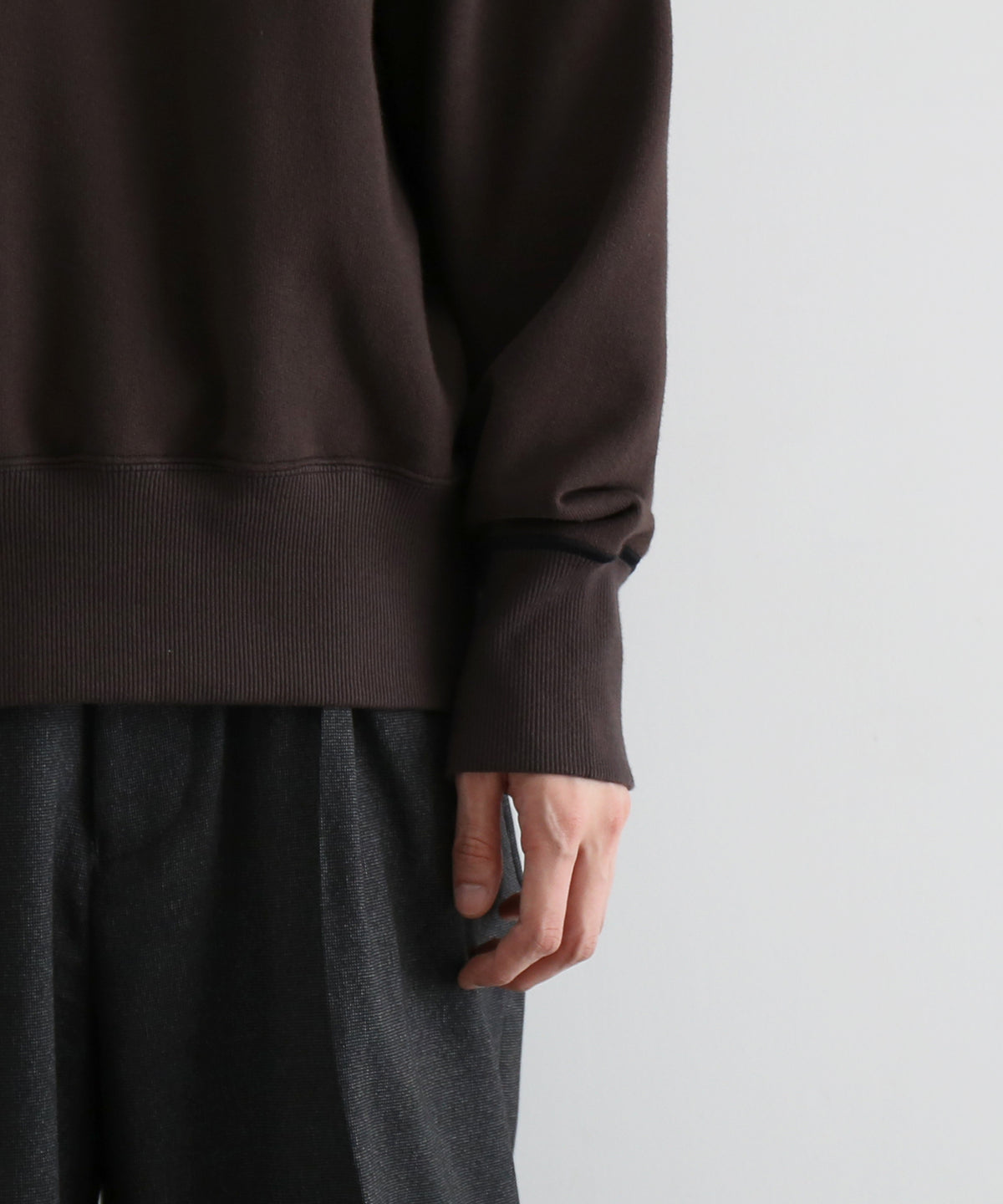 OLD FOLK HOUSE Plain sweatshirt "DARK BROWN"