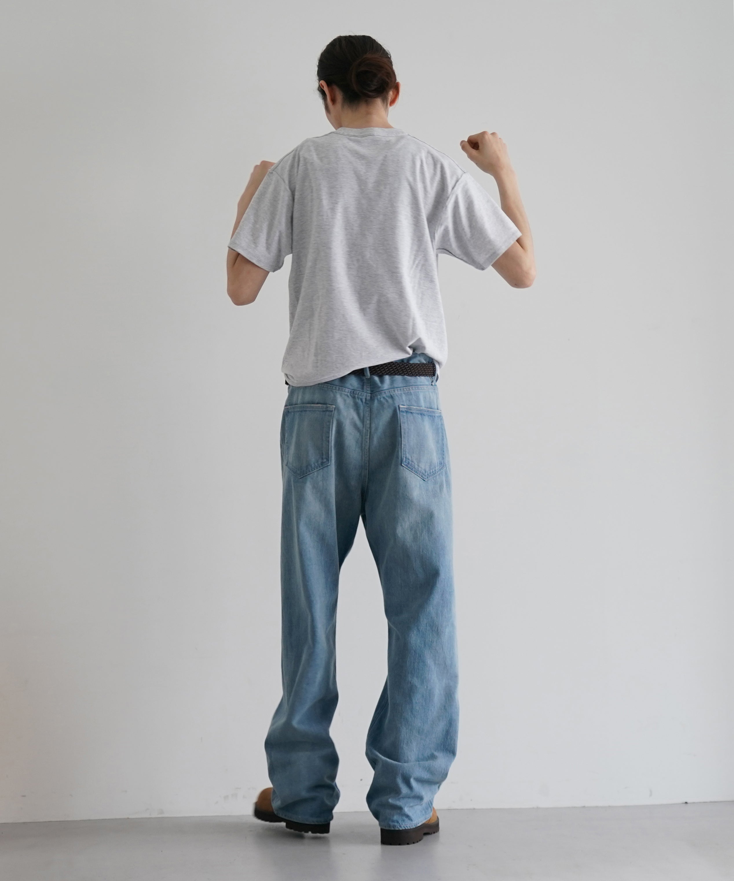 AURALEE Selvedge faded light denim pants "LIGHT INDIGO"