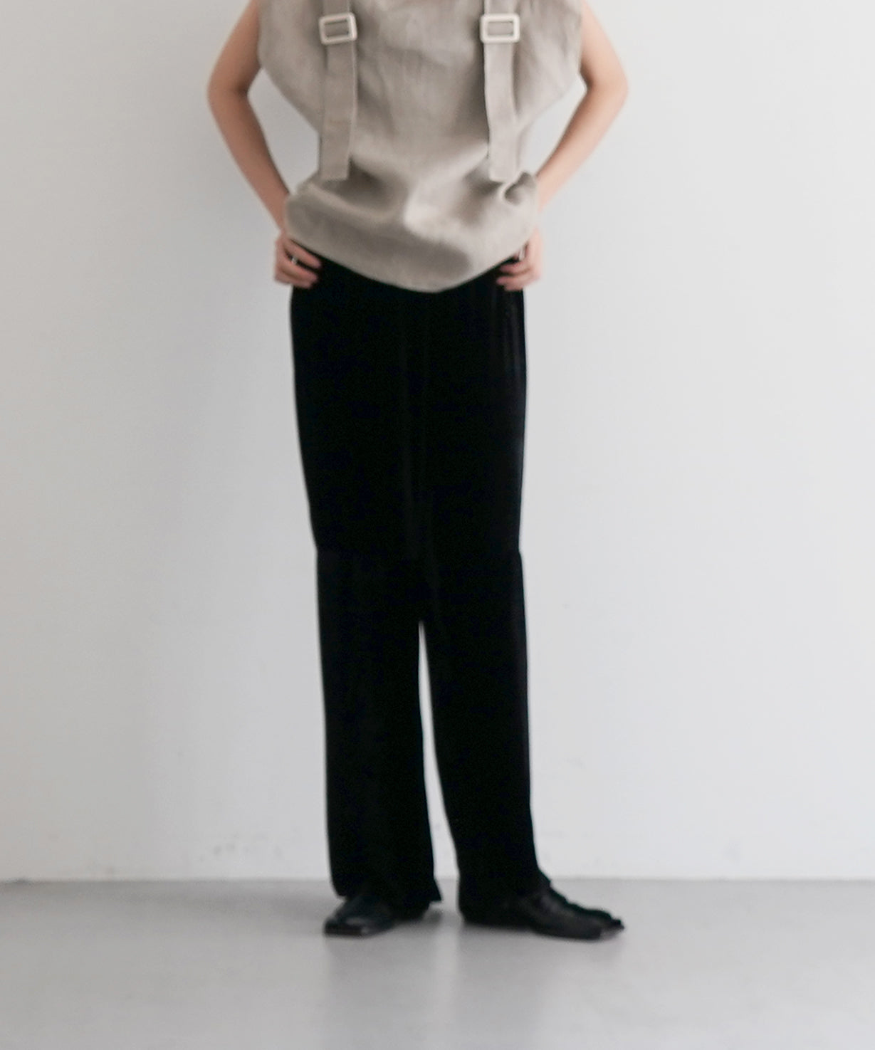 Baserange Olin pants "BLACK"