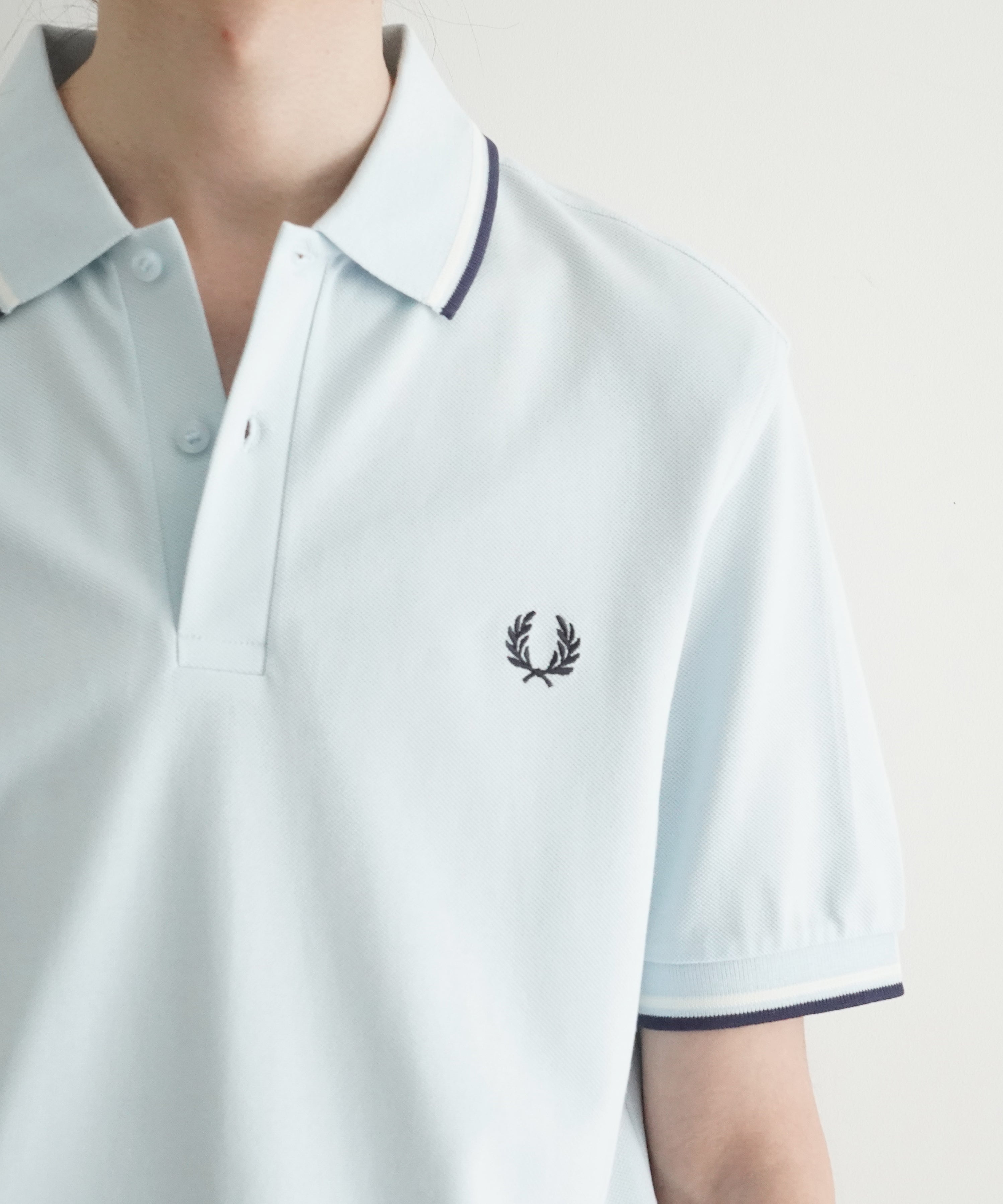 FRED PERRY Twin tipped fred perry shirt "LGIC/SWHI/TN"