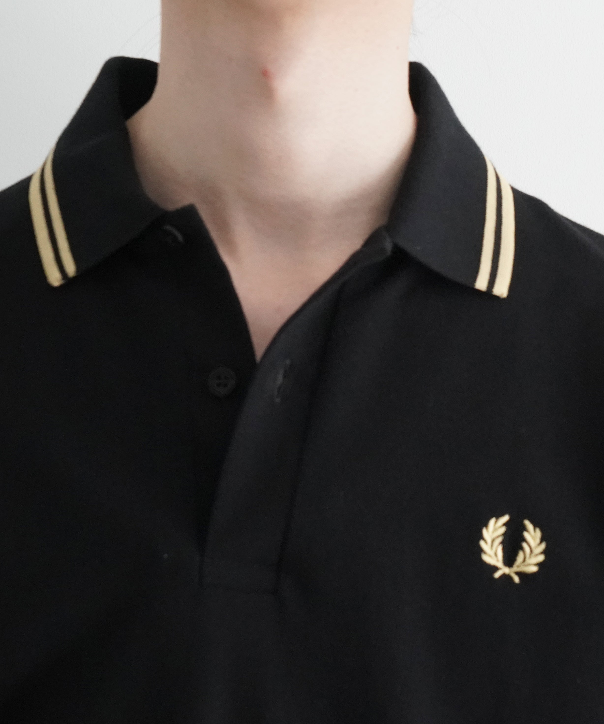 FRED PERRY Twin tipped fred perry shirt "LGIC/SWHI/TN"