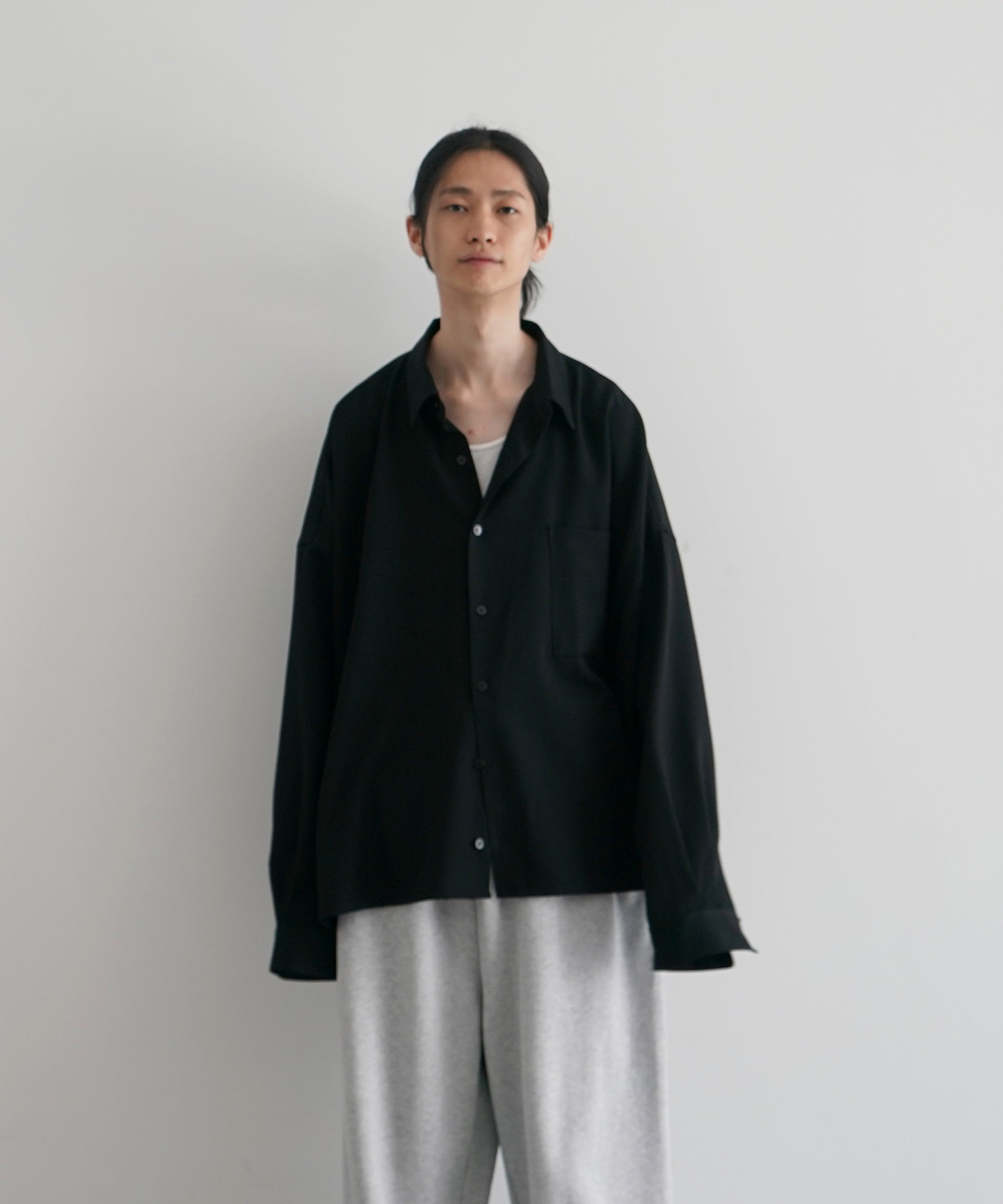 WHOWHAT 5x shirt〈short length〉"BLACK"