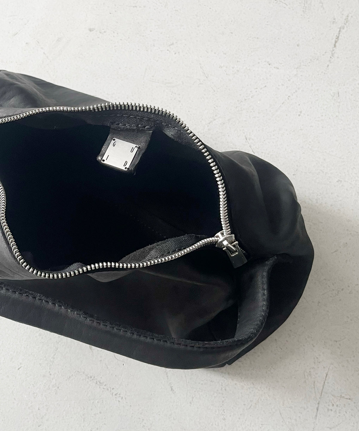 GUIDI Small handle bag "BLACK"