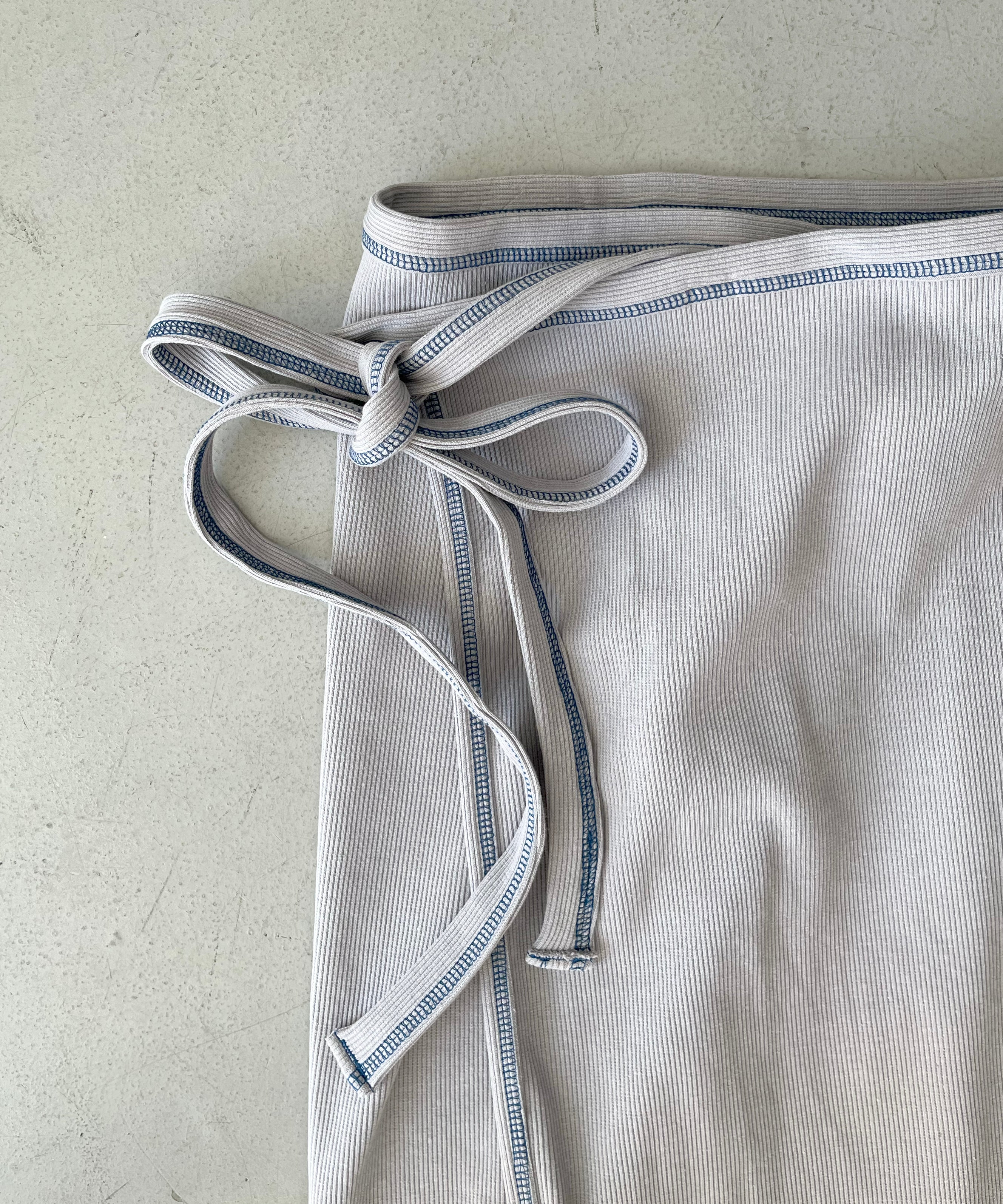 Baserange Garble wrap skirt "GREY"