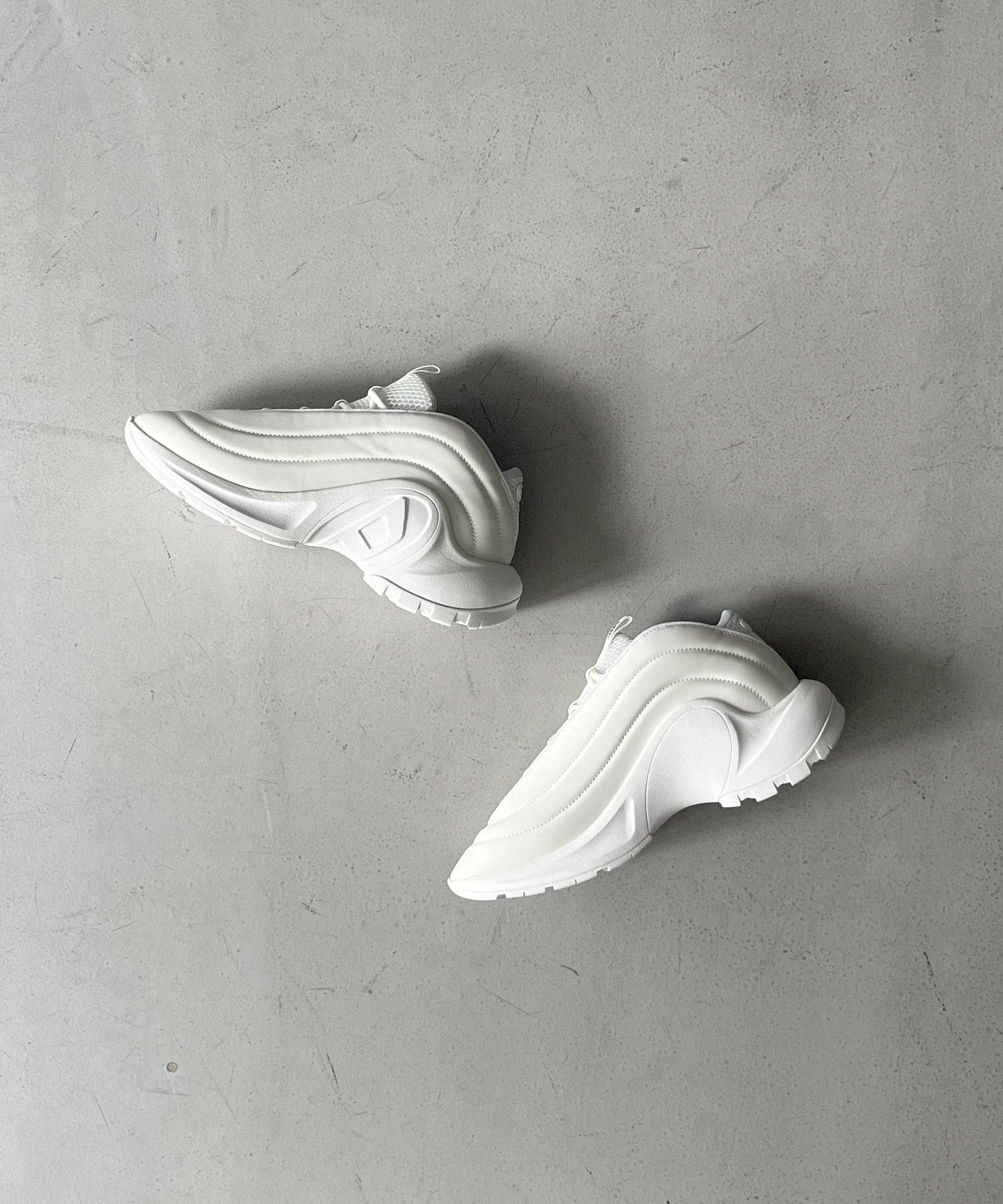 DIESEL S-d-runner x "WHITE"