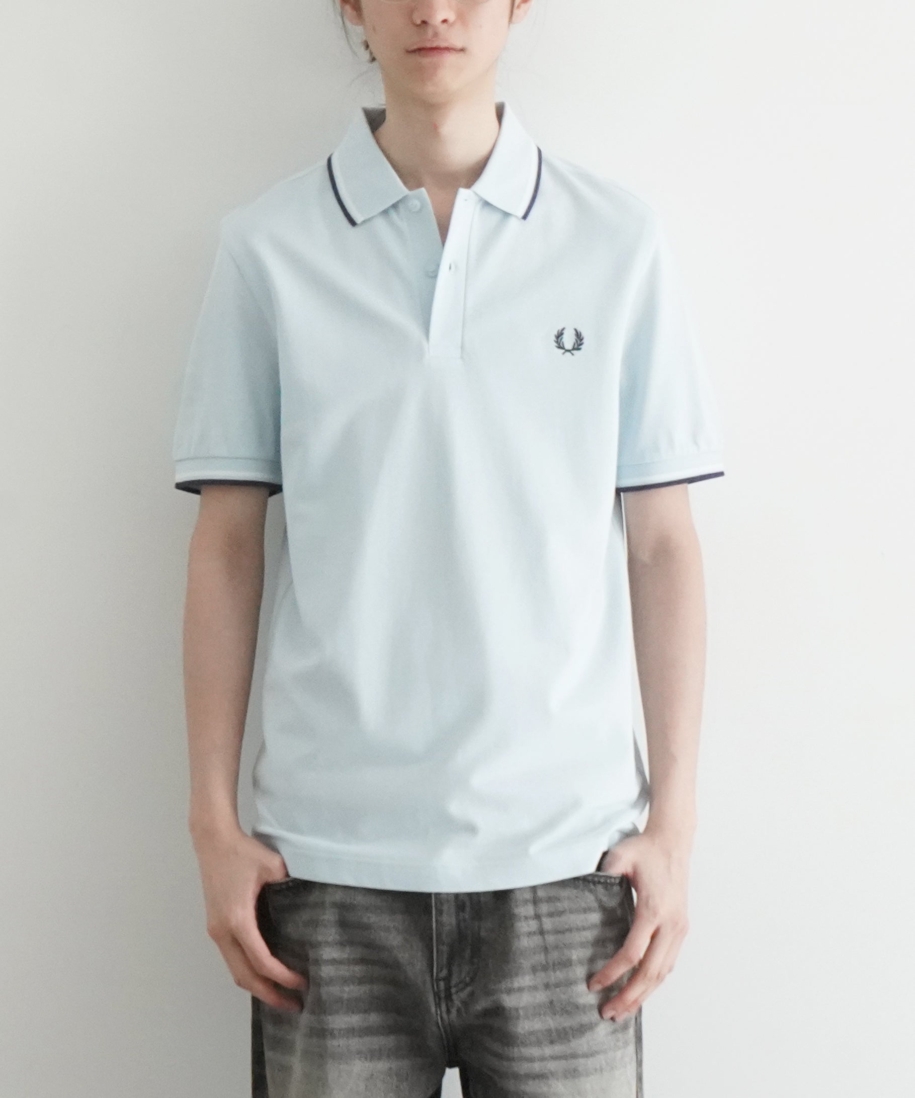 FRED PERRY Twin tipped fred perry shirt "LGIC/SWHI/TN"
