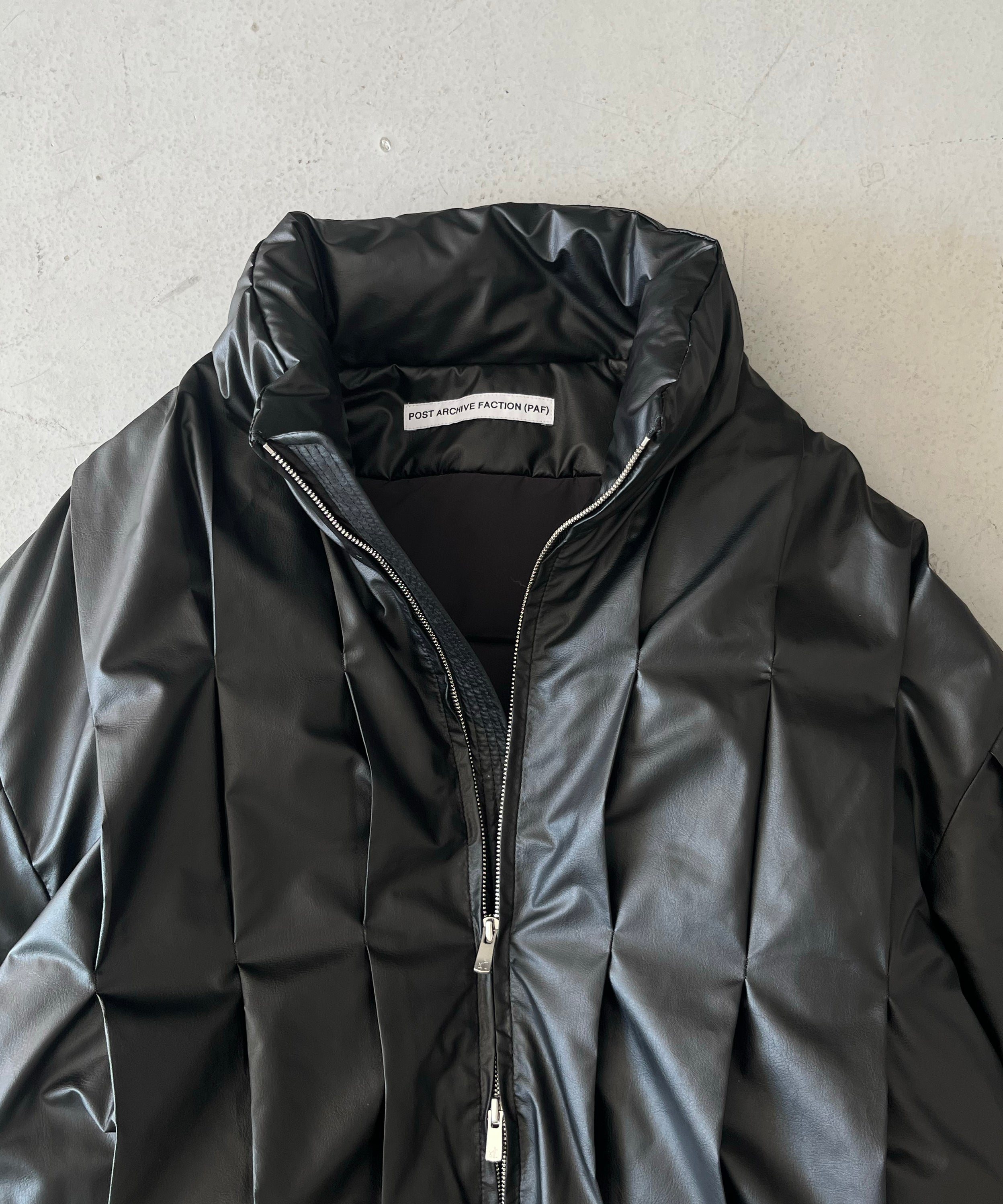 POST ARCHIVE FACTION(PAF) Cocoon Down "METALLIC BLACK"