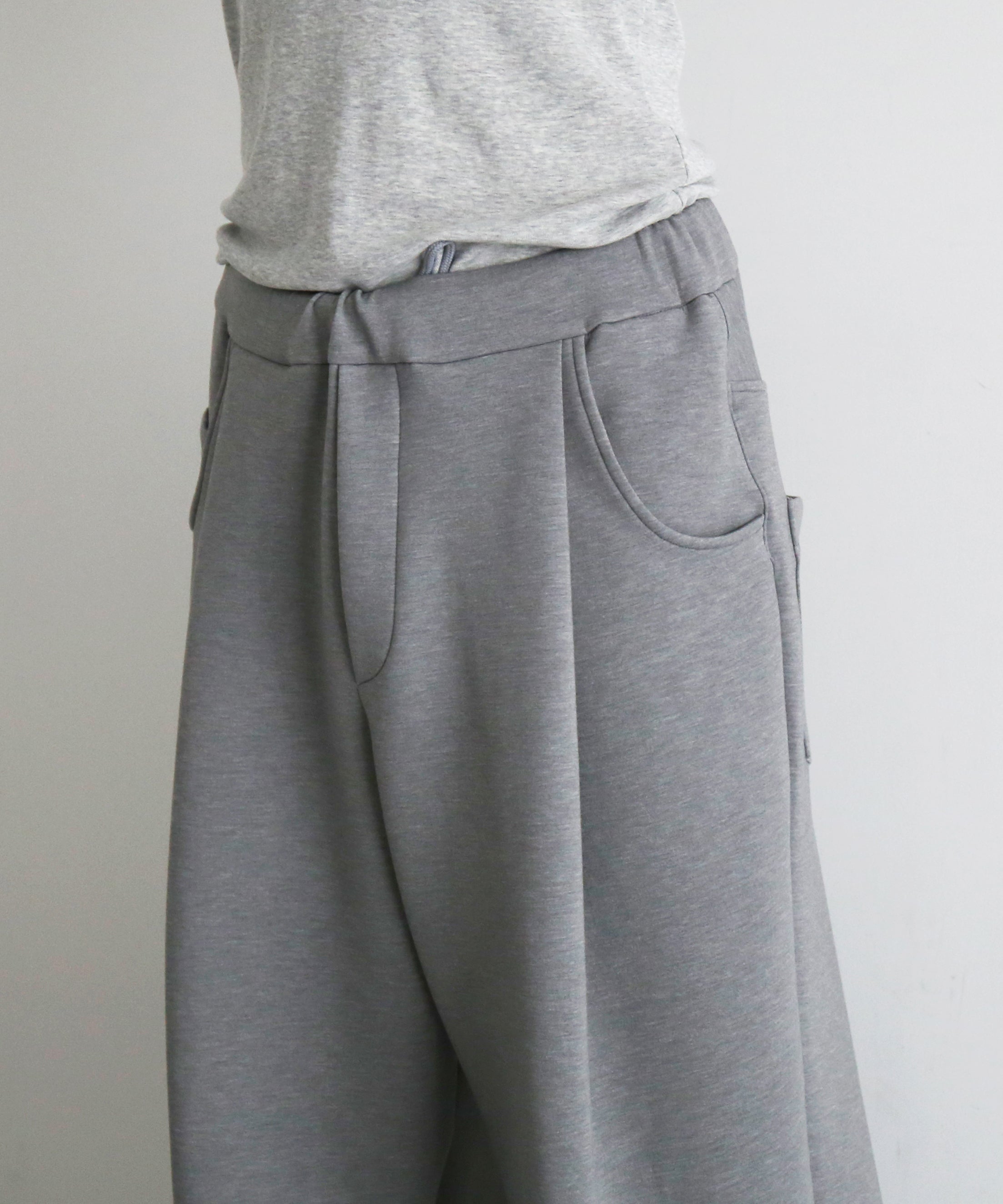 【EXCLUSIVE】NEONSIGN Wide tech slacks "GRAY"