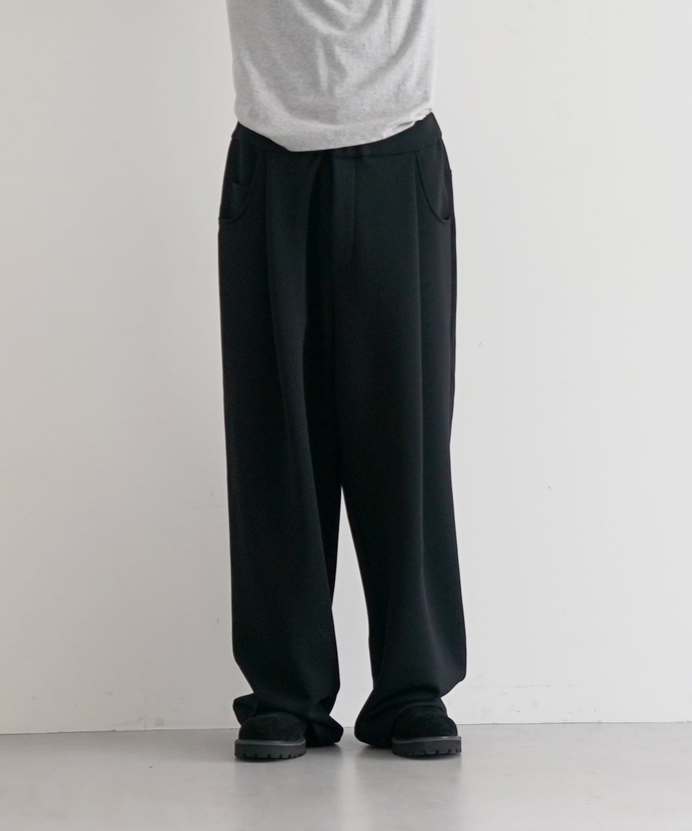 【EXCLUSIVE】NEONSIGN Wide tech slacks "BLACK"