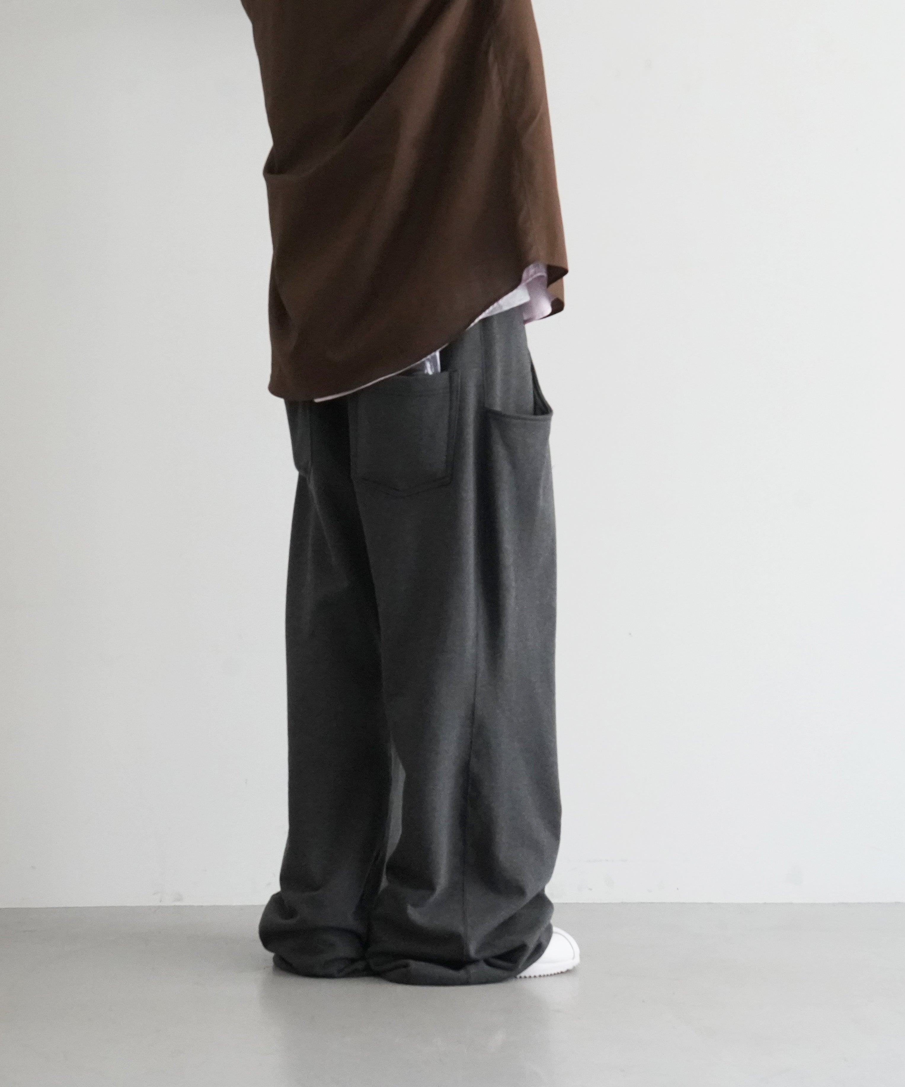 【EXCLUSIVE】NEONSIGN Blind tuck sweat pants "TOP BLACK"