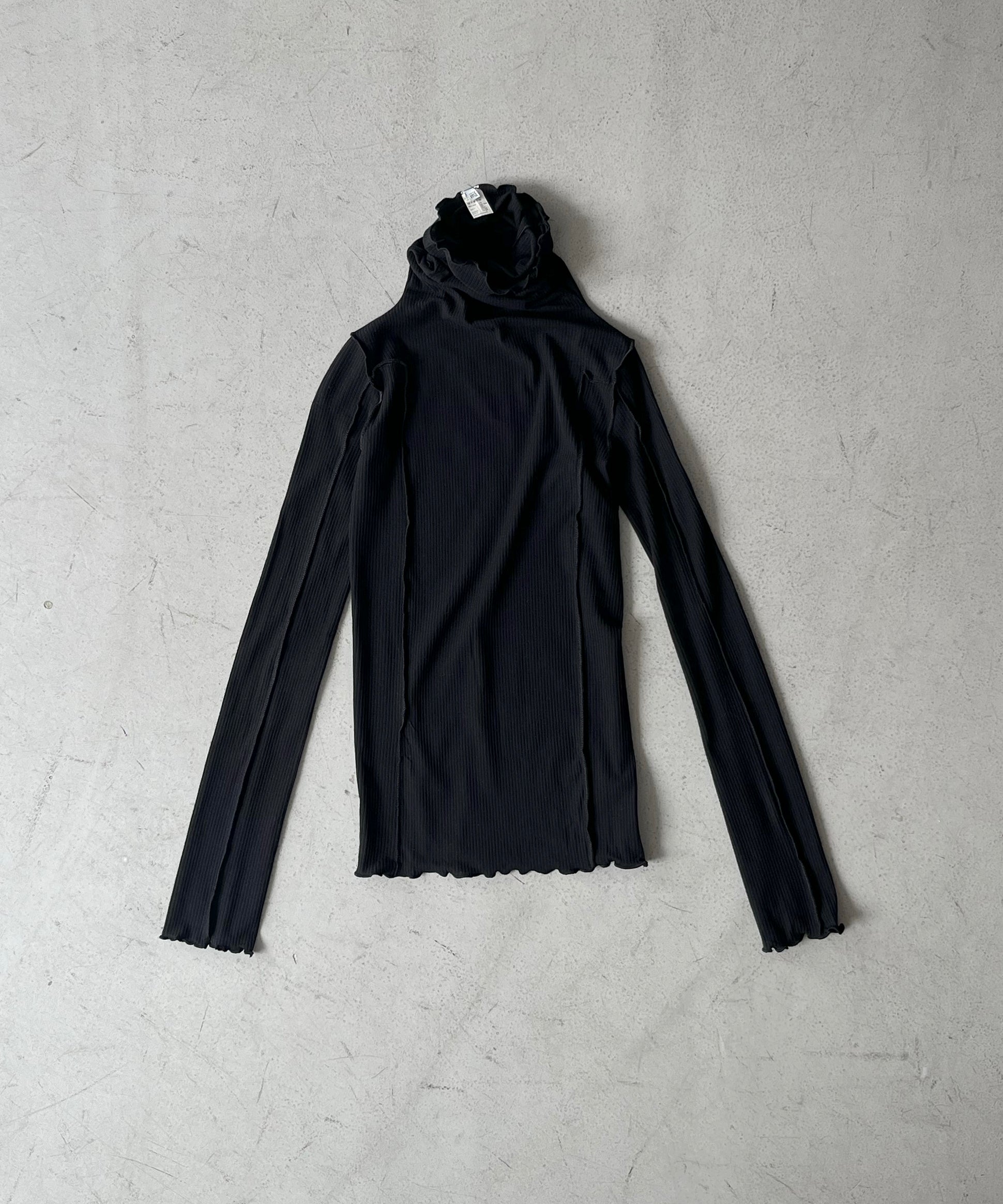 Baserange Omato turtle neck "BLACK"