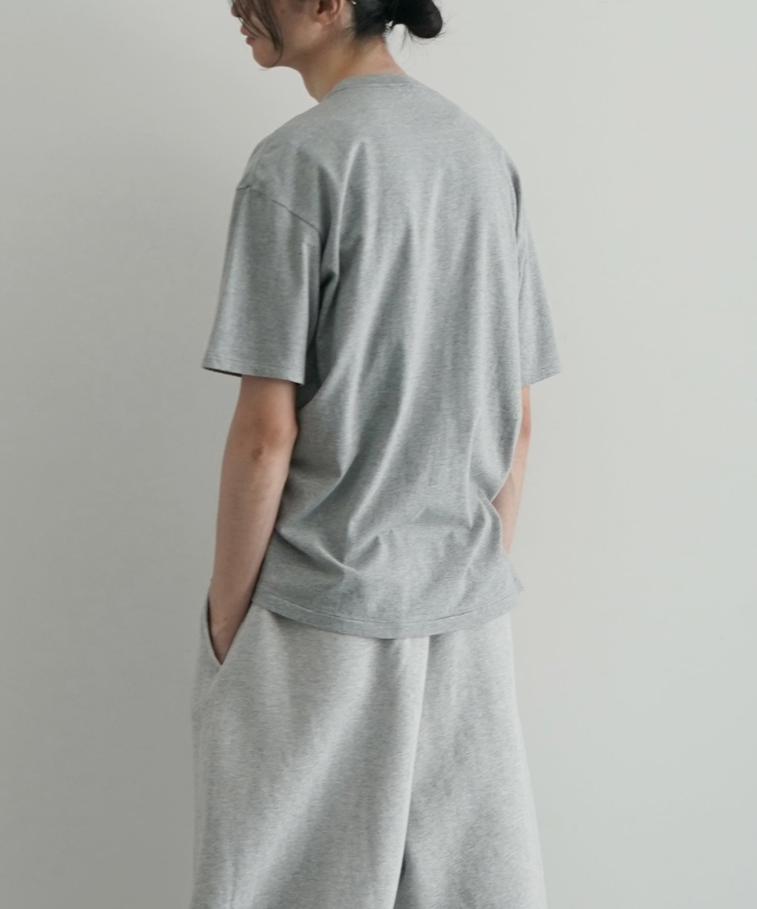 AURALEE Seamless crew neck tee "TOP GRAY"