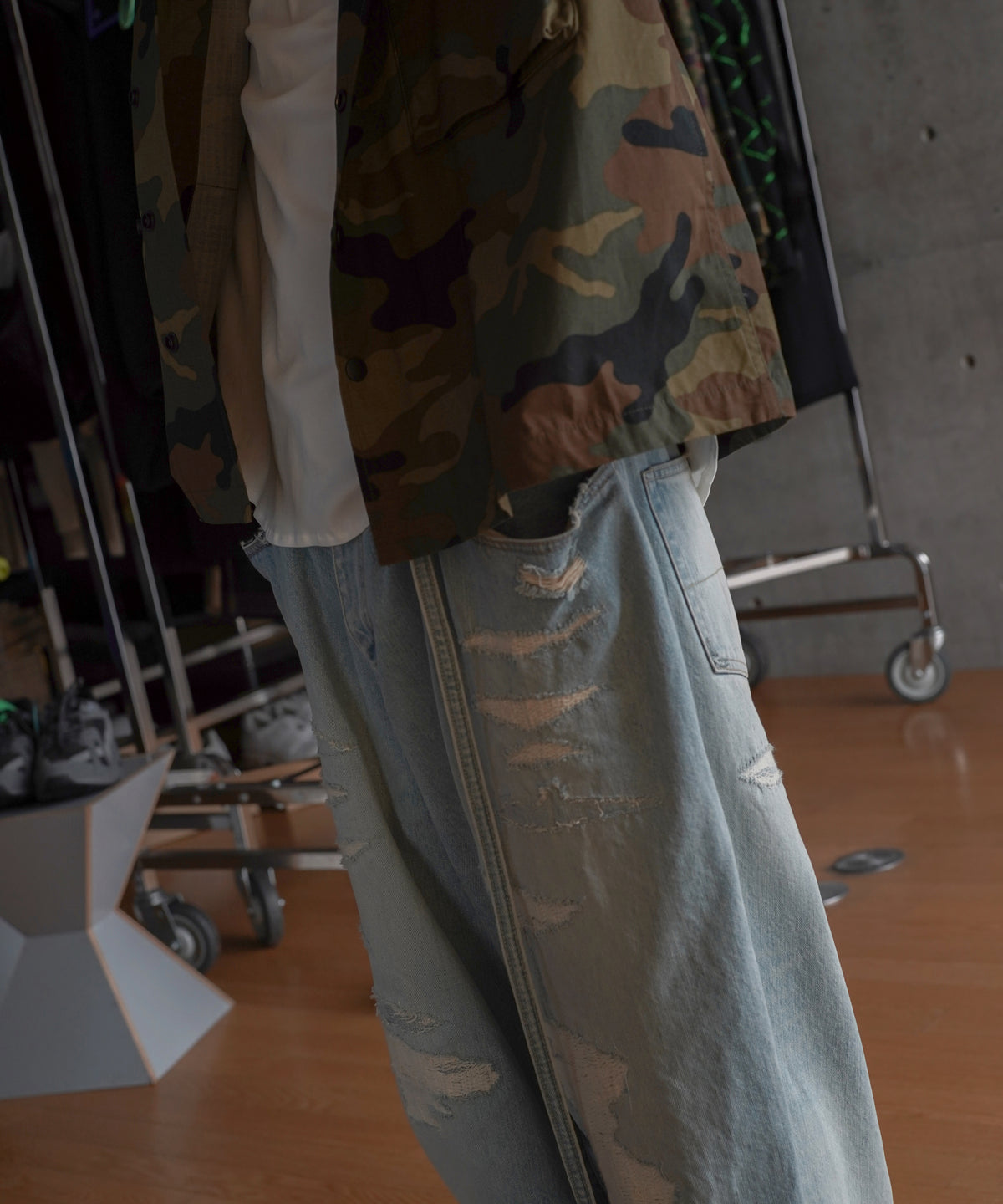 NEONSIGN Wave denim - destroyed "INDIGO USED"