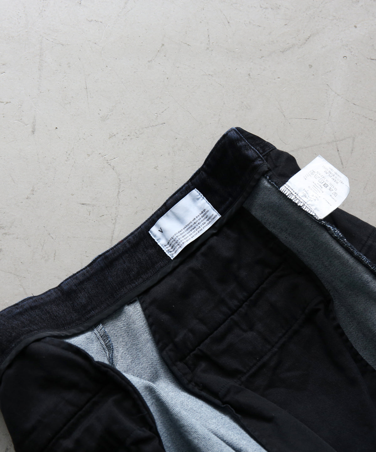 VOAAOV Flocky denim pants “BLACK”