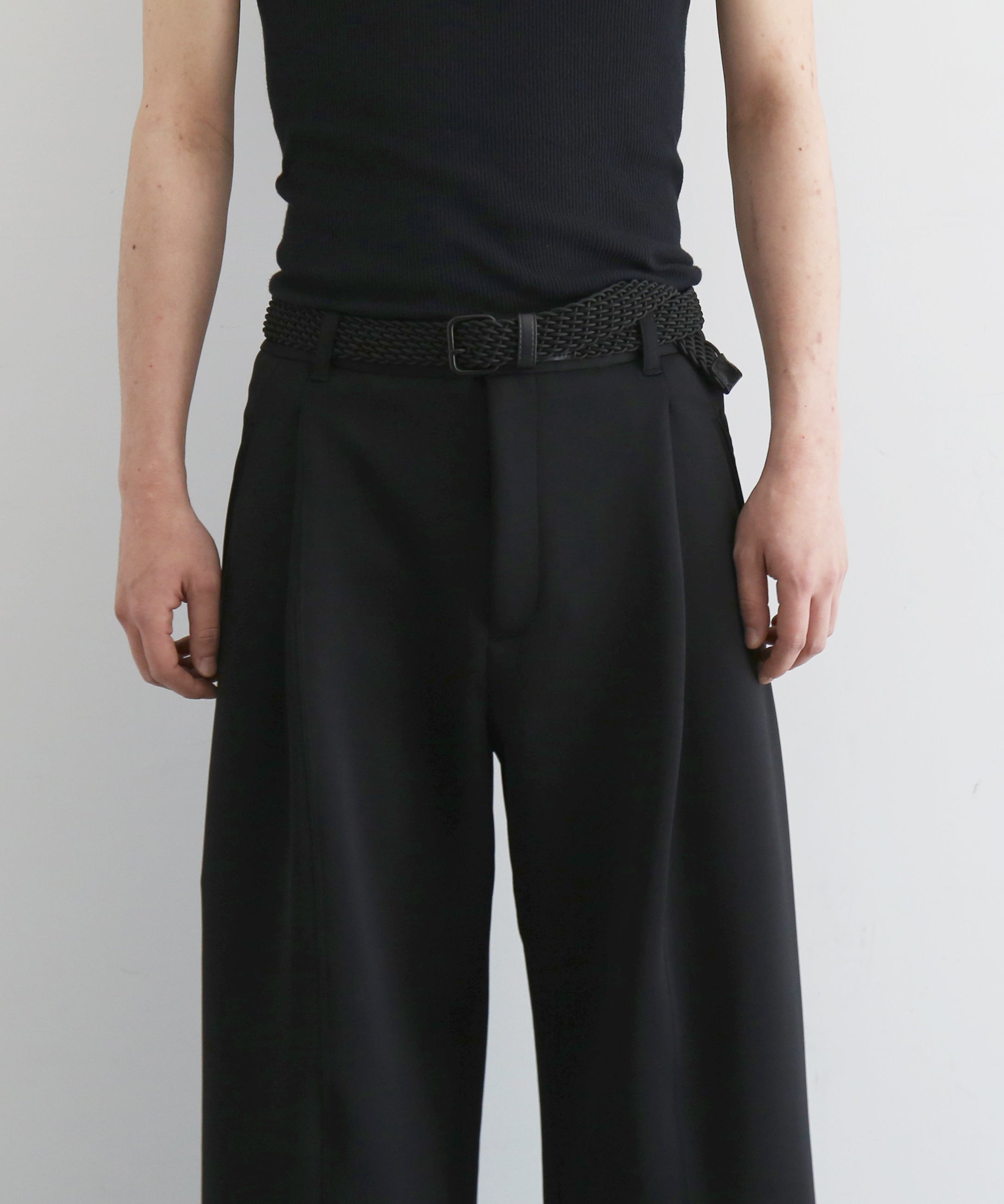 THIS No.2 "BLACK"
