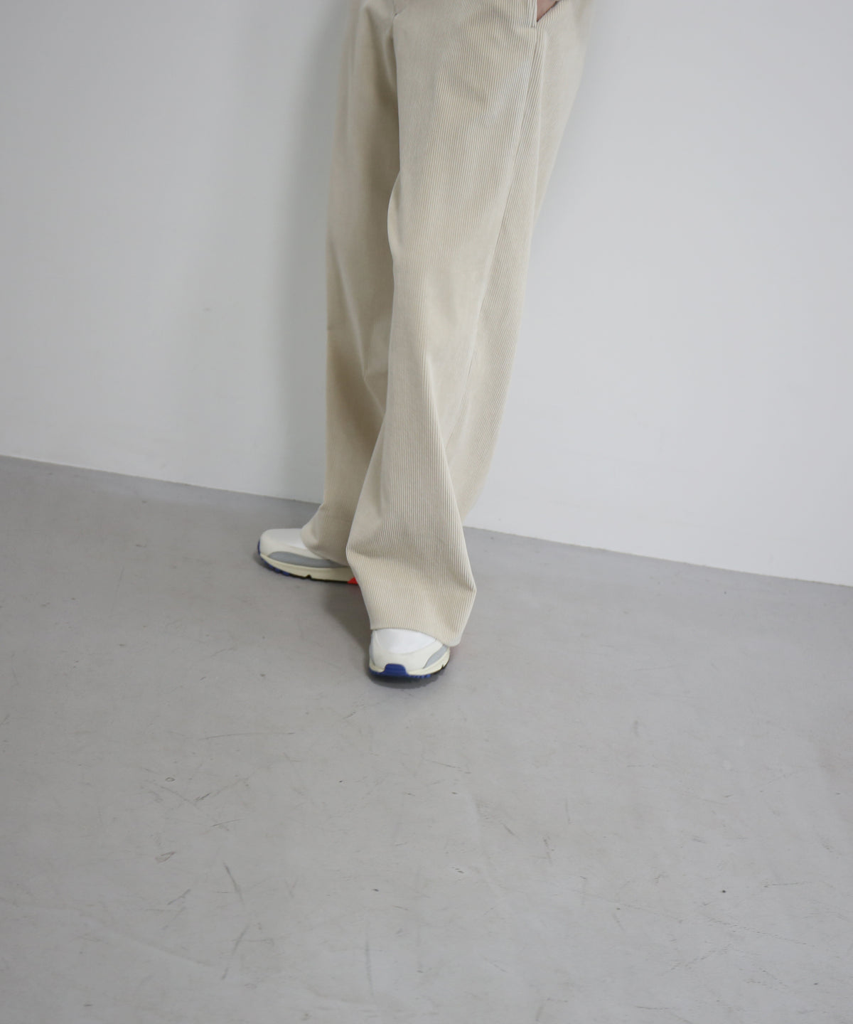 OLD FOLK HOUSE Cotton & rayon corduroy pants "OFF-WHITE"