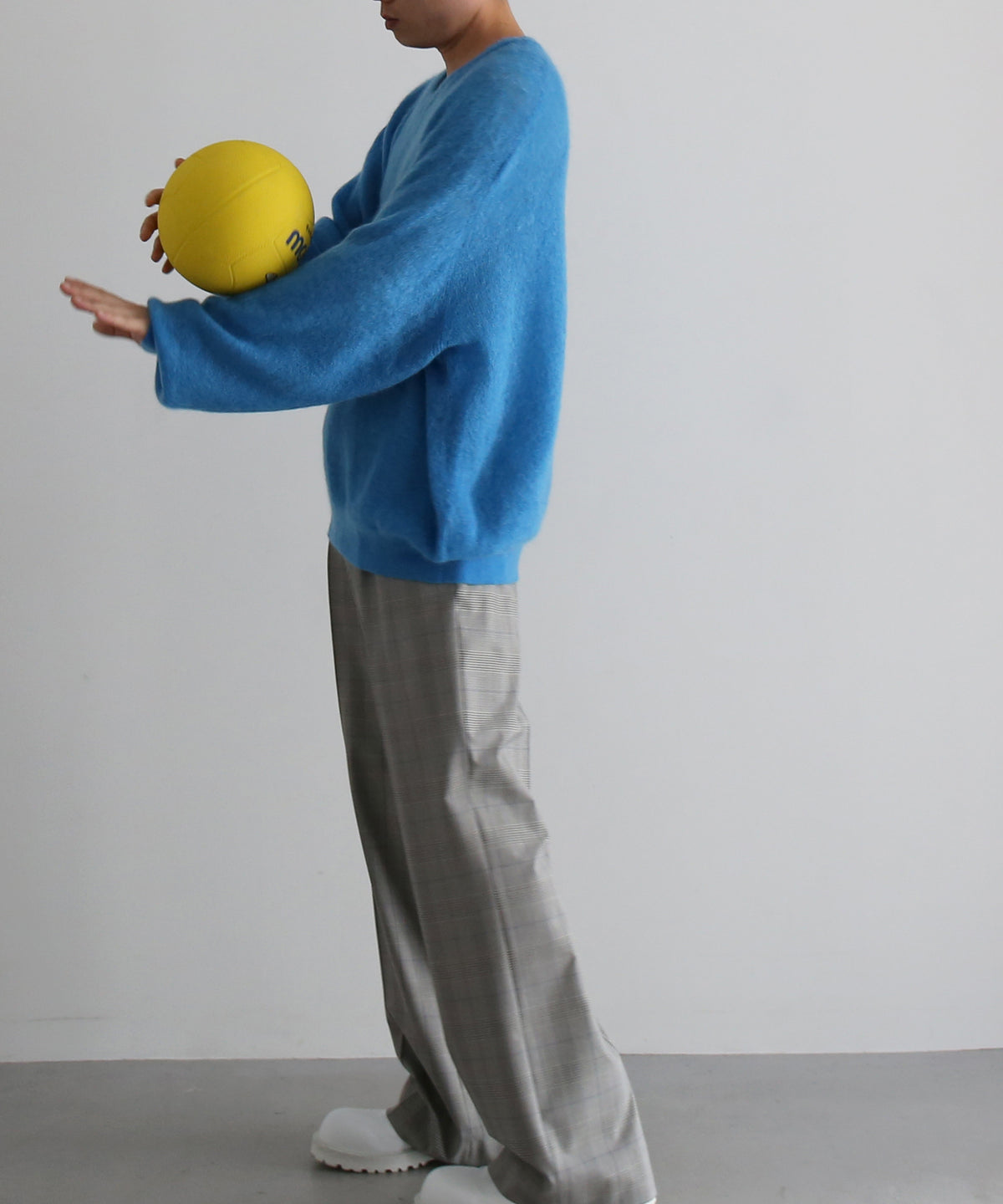 URU V neck knit "BLUE"