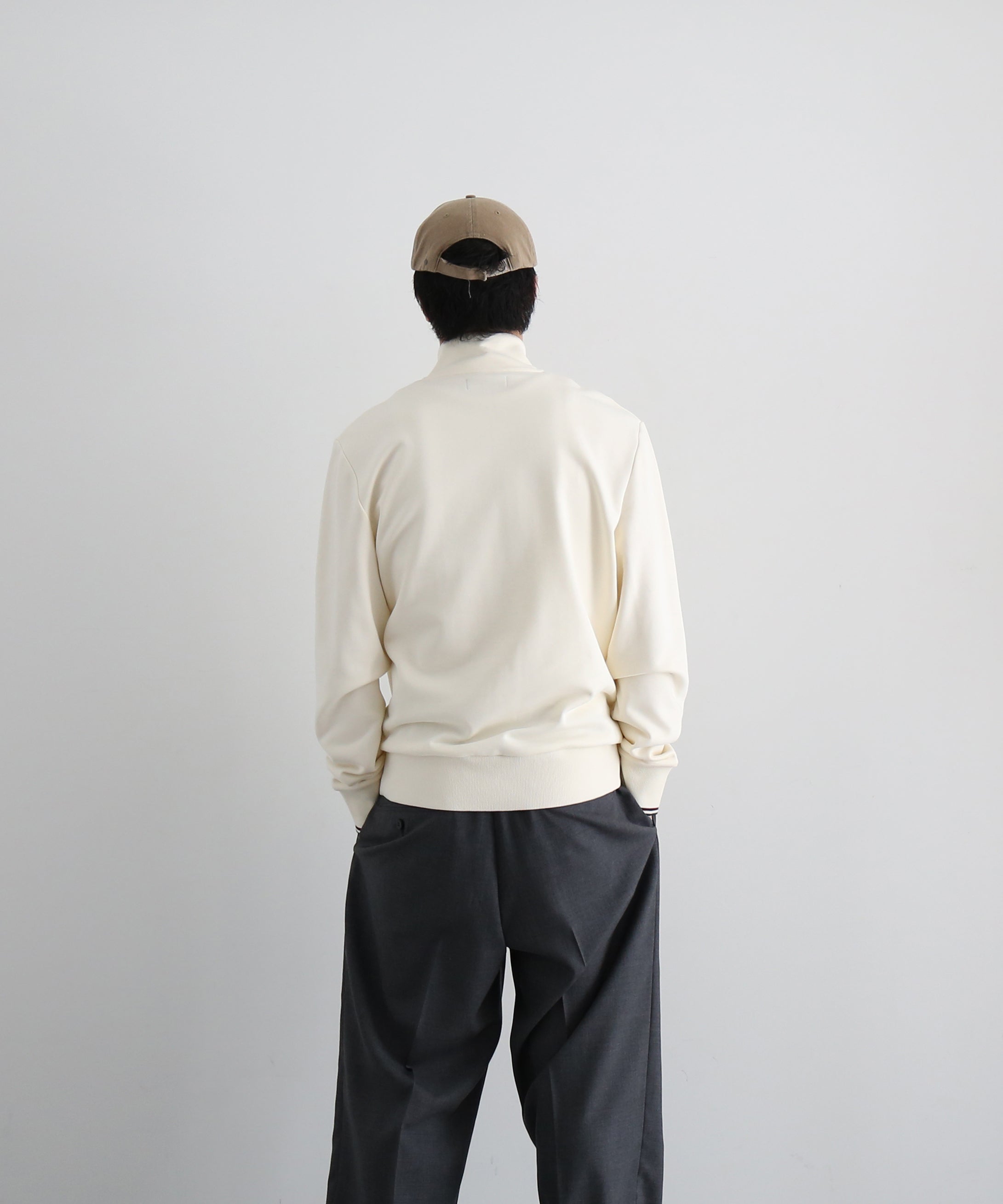 FRED PERRY Zip through sweatshirt “ECRU”