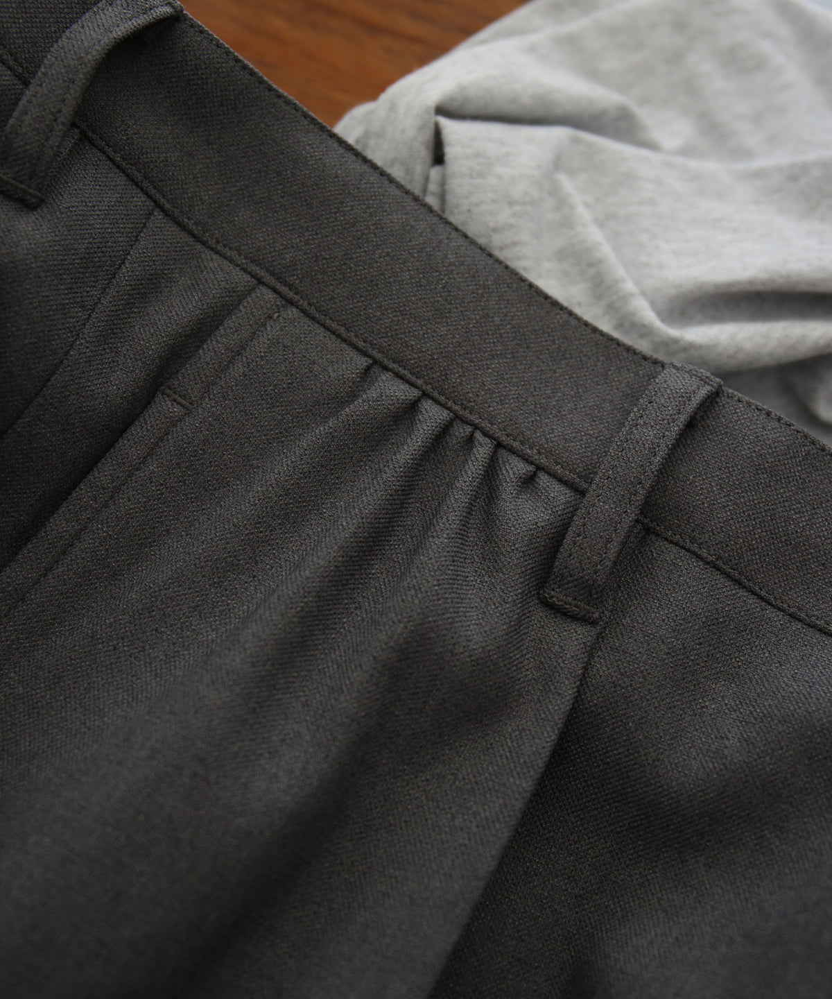 UNUSED Uw1203 straight slacks “GRAY"