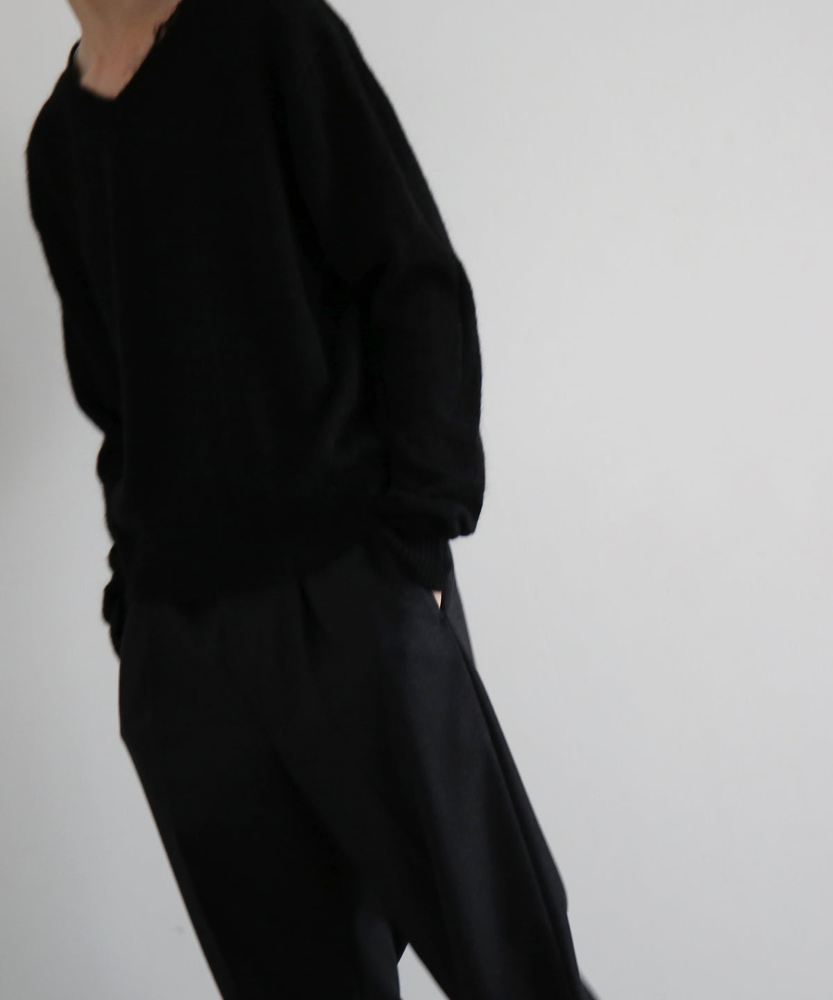 【Pre order】NEONSIGN Destroy knit -type : v "BLACK"