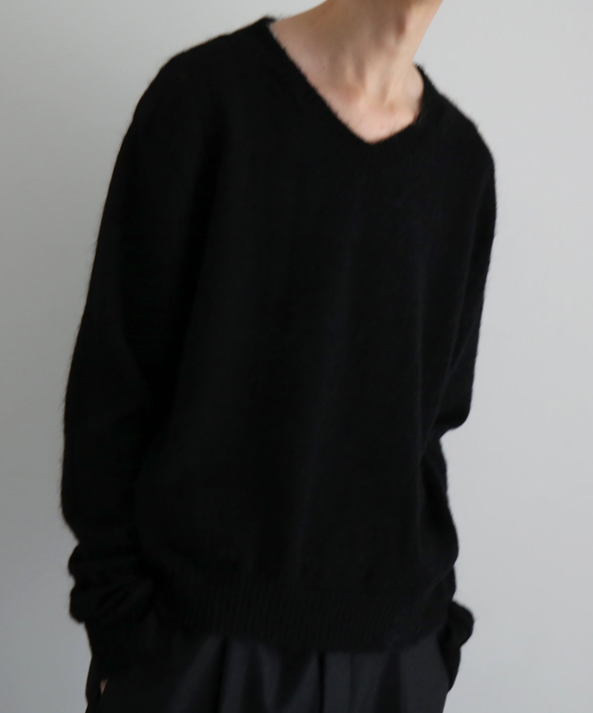 【Pre order】NEONSIGN Destroy knit -type : v "BLACK"