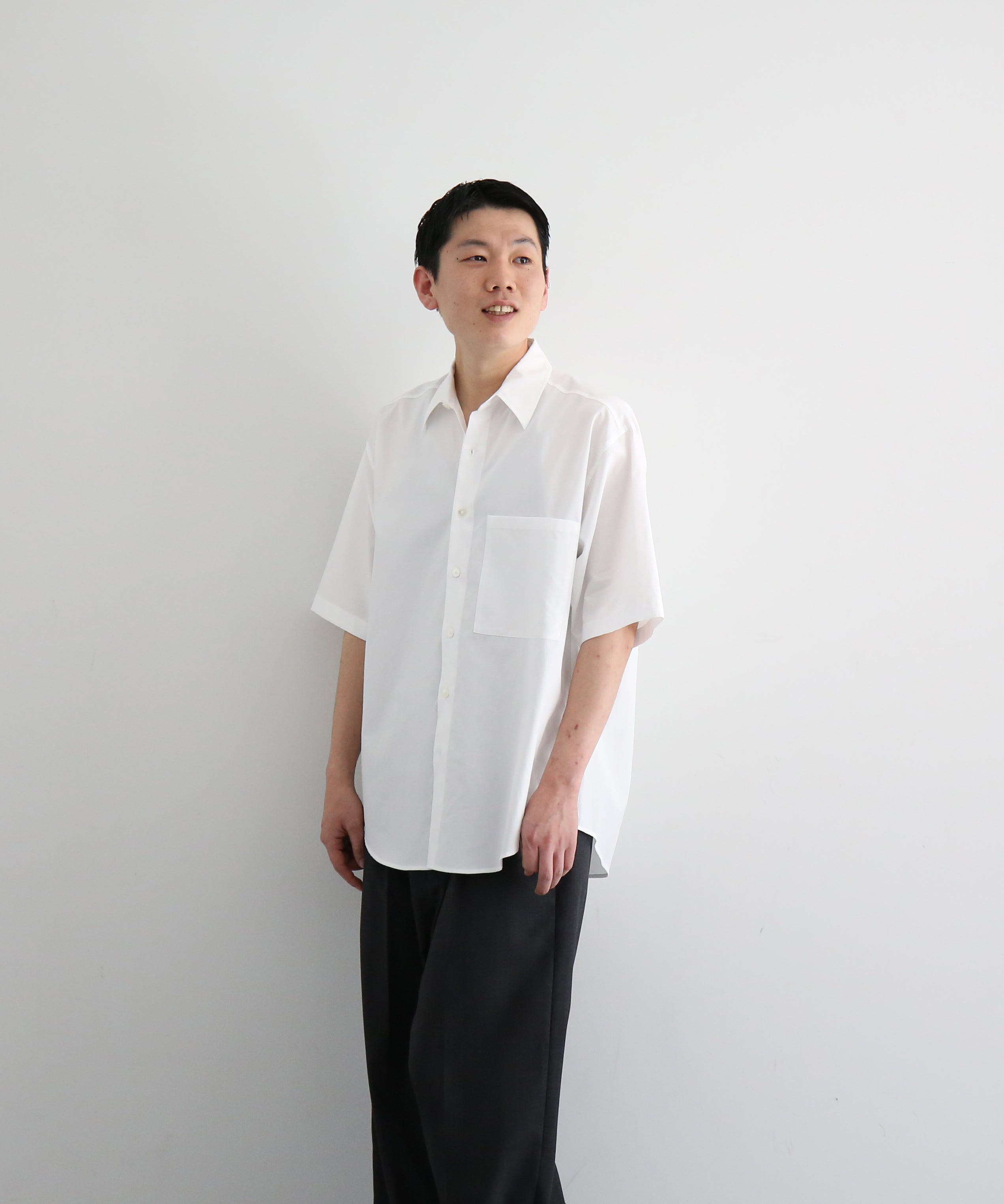 AURALEE Washed finx twill big half sleeved shirt "WHITE"