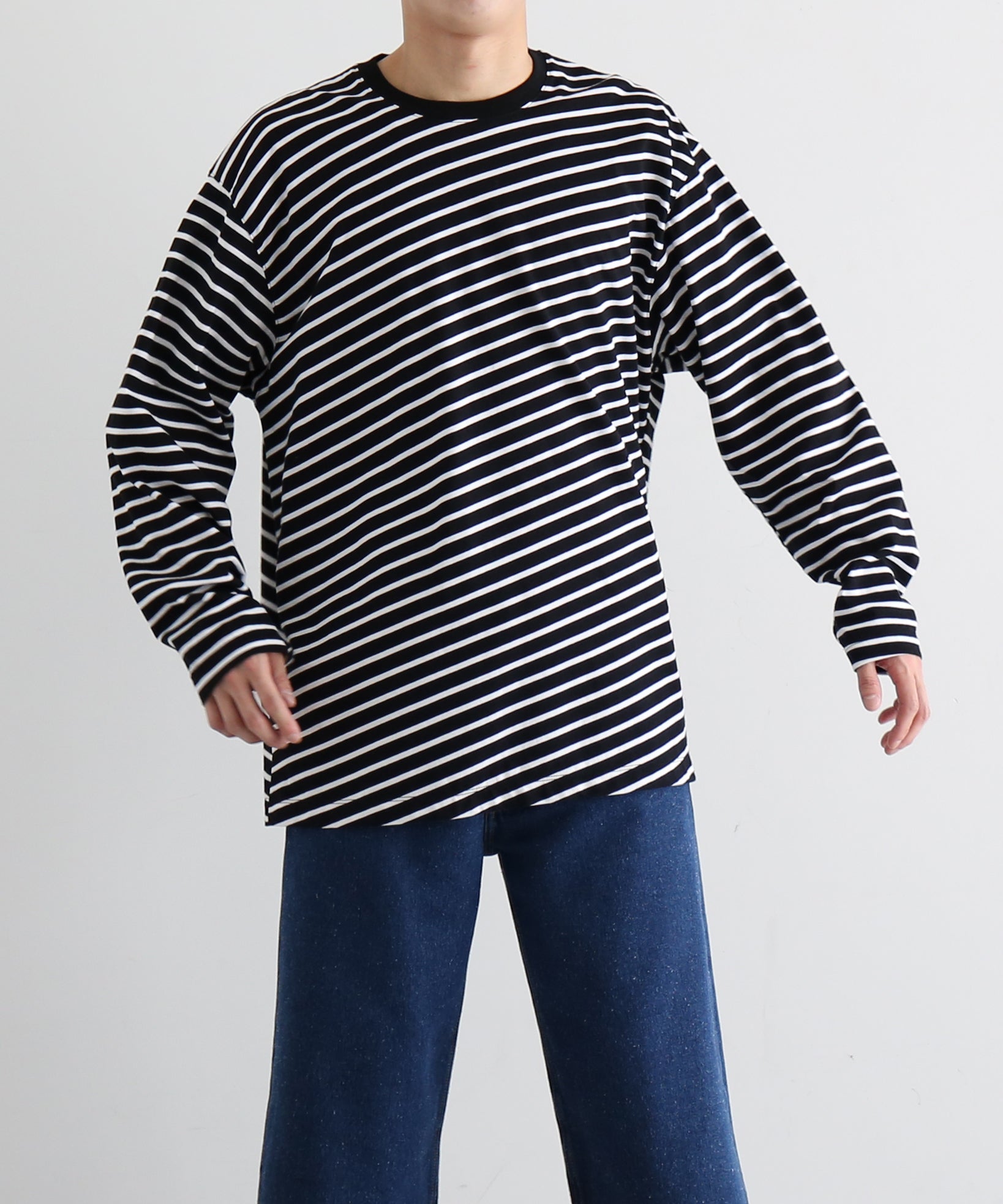 VOAAOV Border l/s tee "BLACK / WHITE"