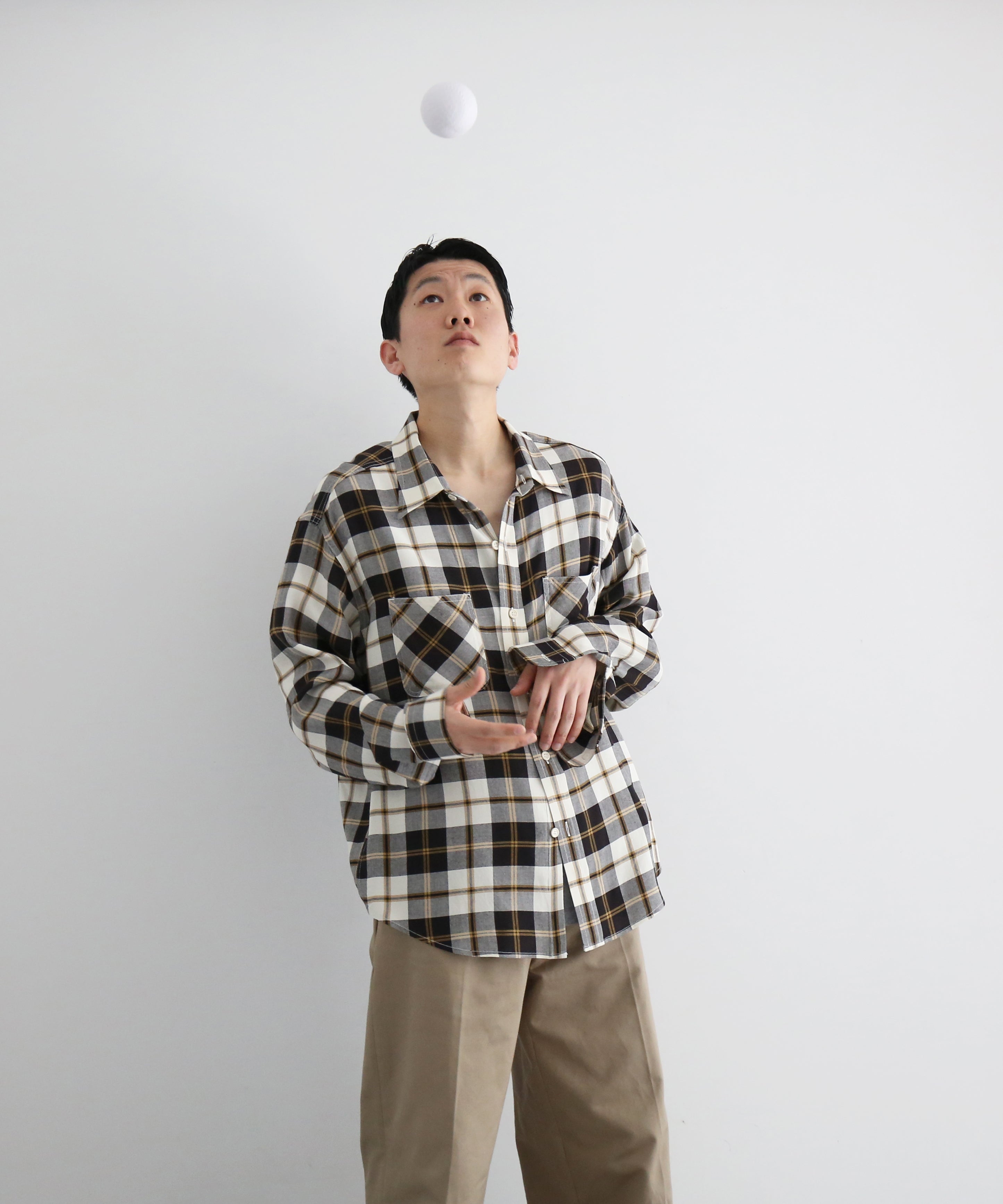 値下げしました！UNUSED アンユーズド チェックシャツ 長袖 ベージュ×ネイビー メンズ UNUSED - UNUSED / アンユーズド | hooded check shirt / フーデッド