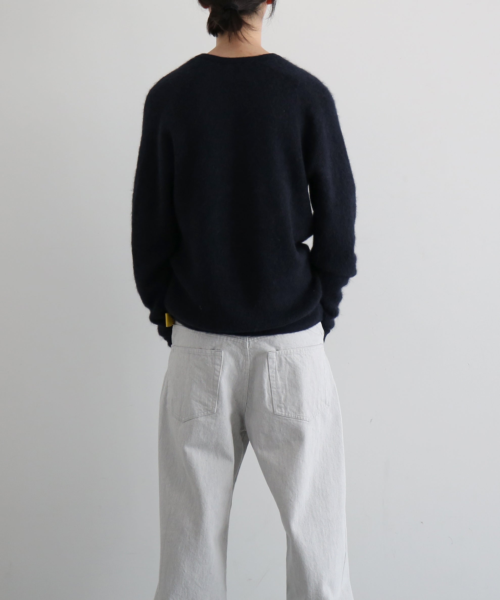 AURALEE Baby suri alpaca sheer knit v-neck p/o “NAVY”