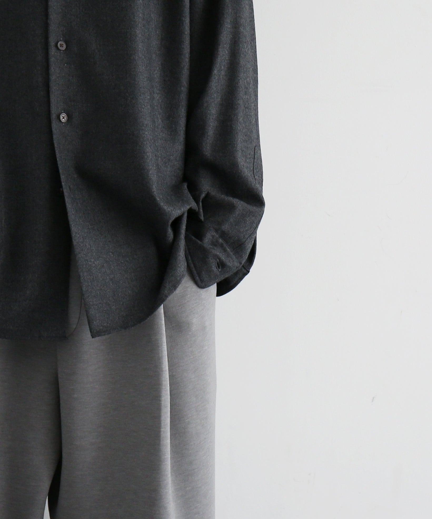 AURALEE Super light wool shirt "TOP CHARCOAL"
