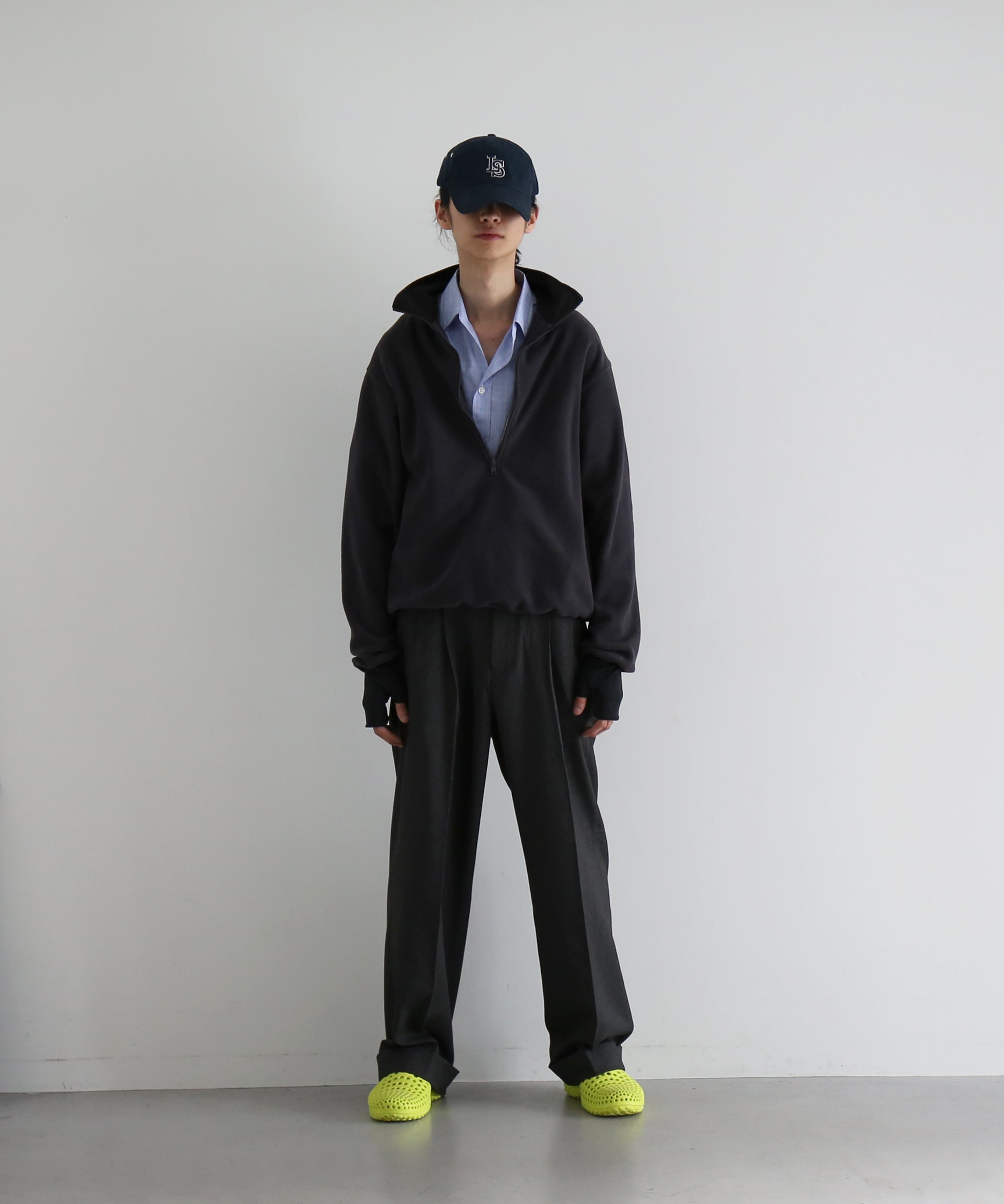 entire studios Shell fleece “BLACK”