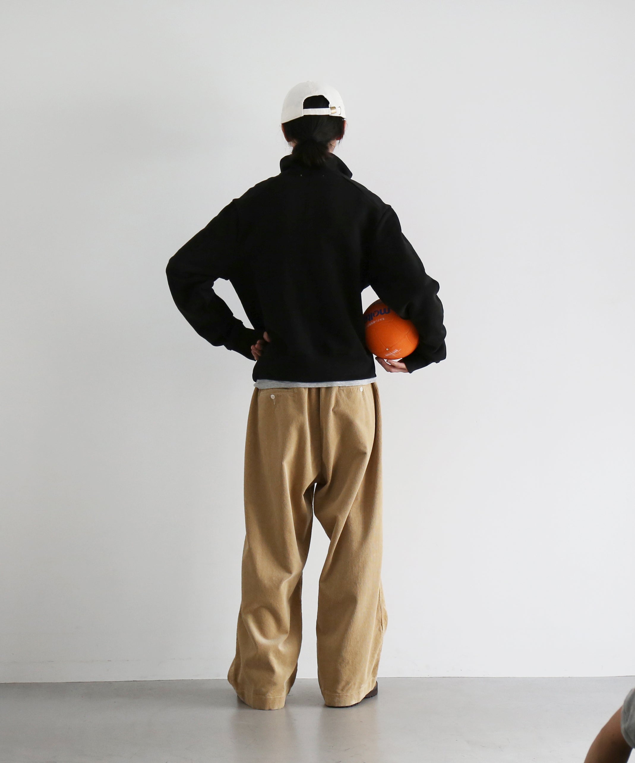entire studios Standard track jacket “BLACK”