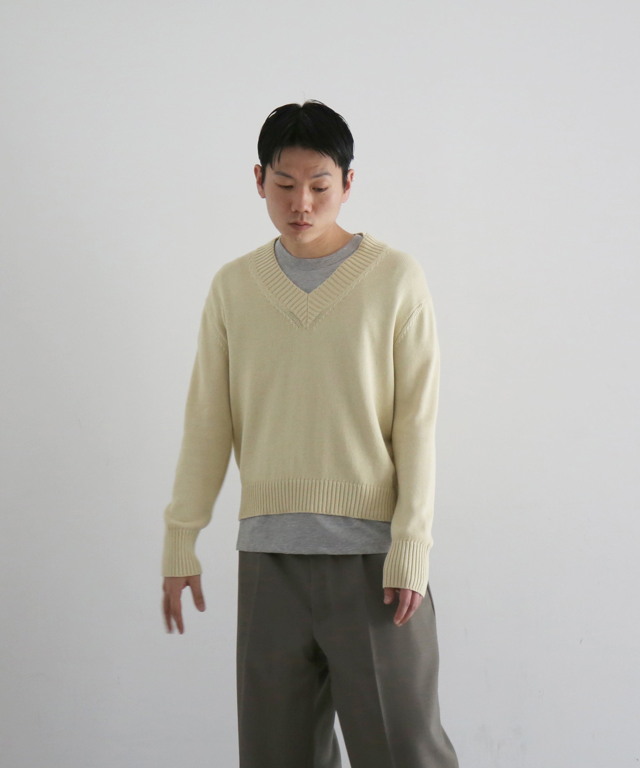 SECOND/LAYER Vexed v-neck "PALE YELLOW"