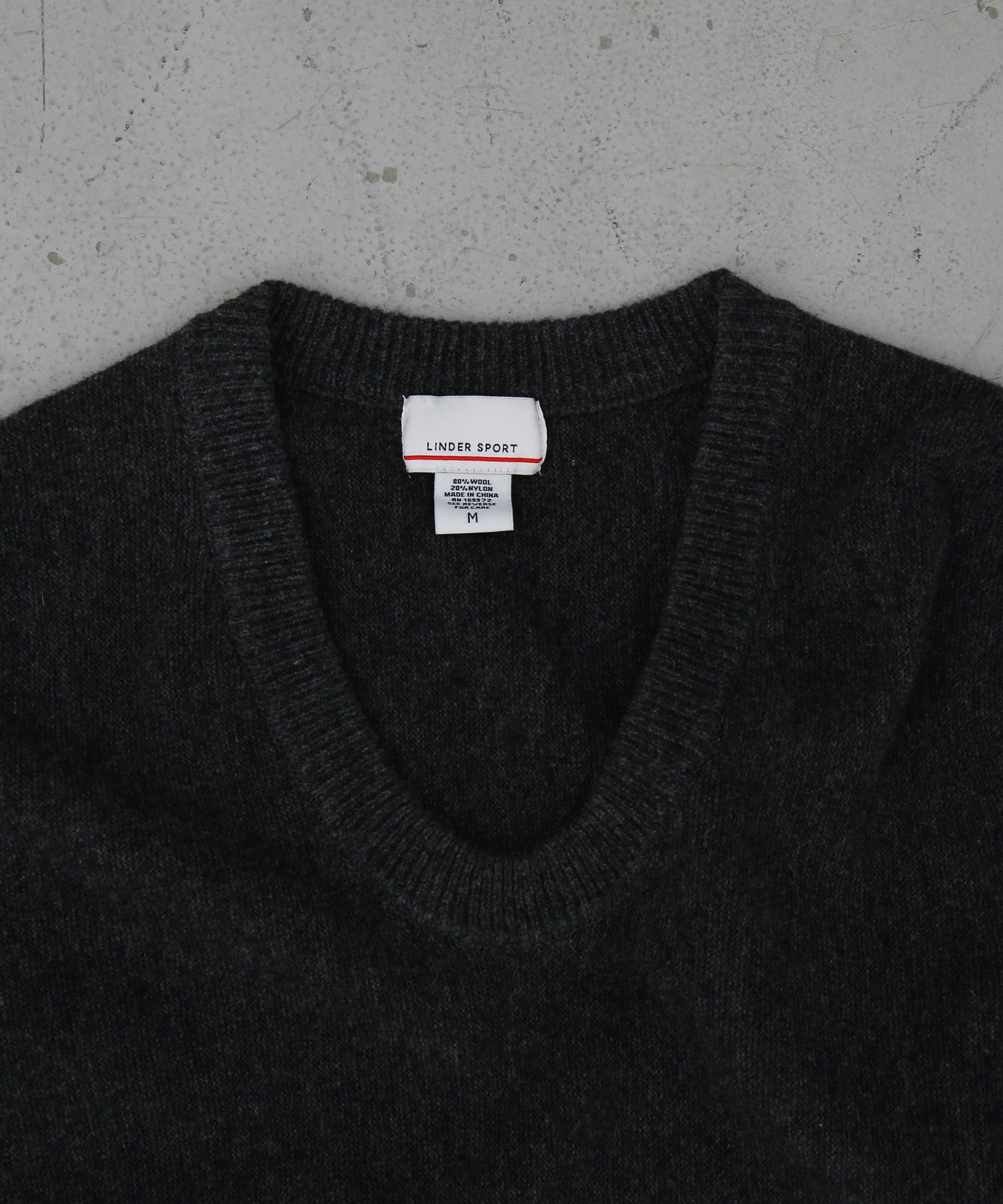 LINDER SPORT Thin u-neck "CHARCOAL"