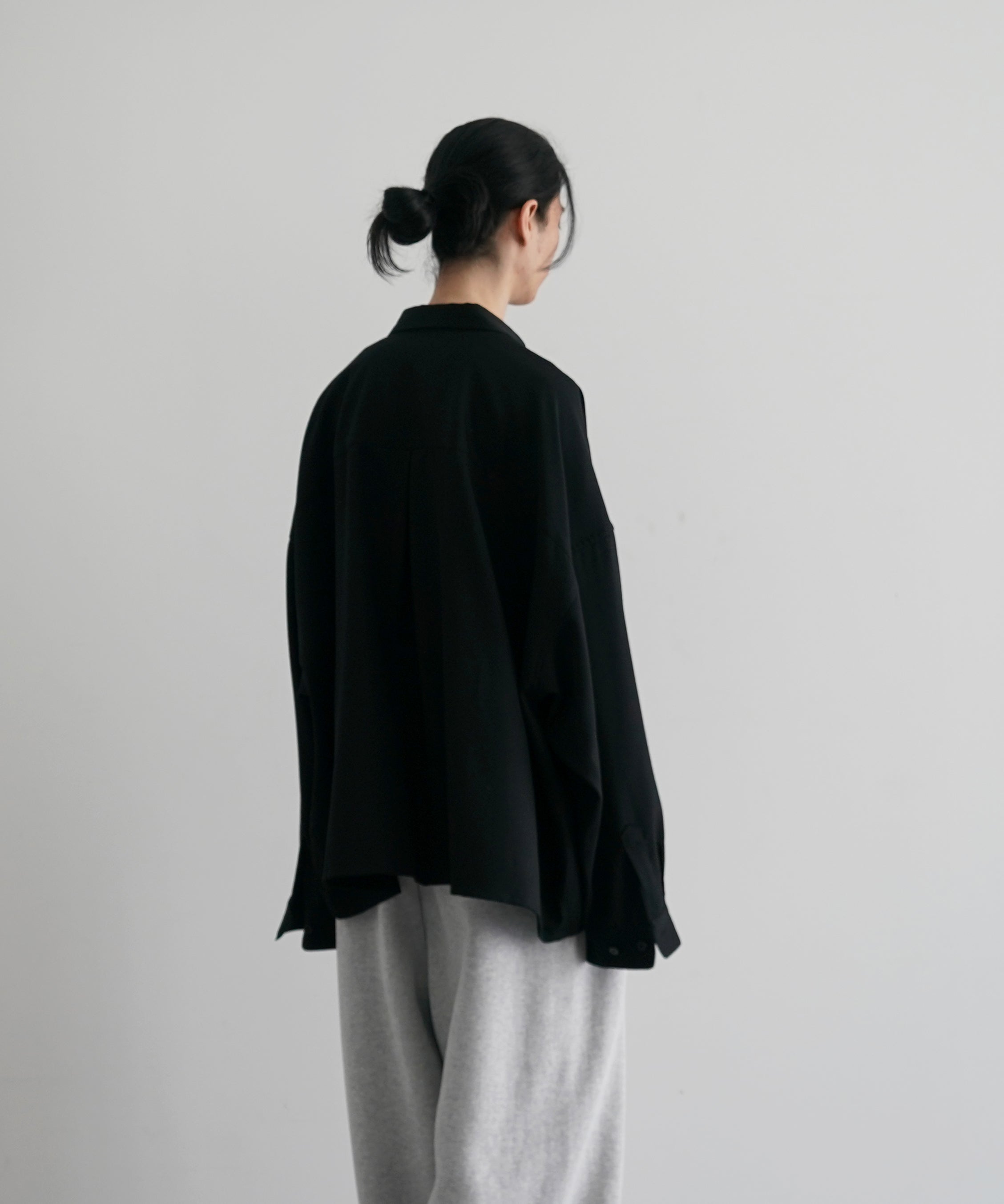 WHOWHAT 5x shirt〈short length〉"BLACK"