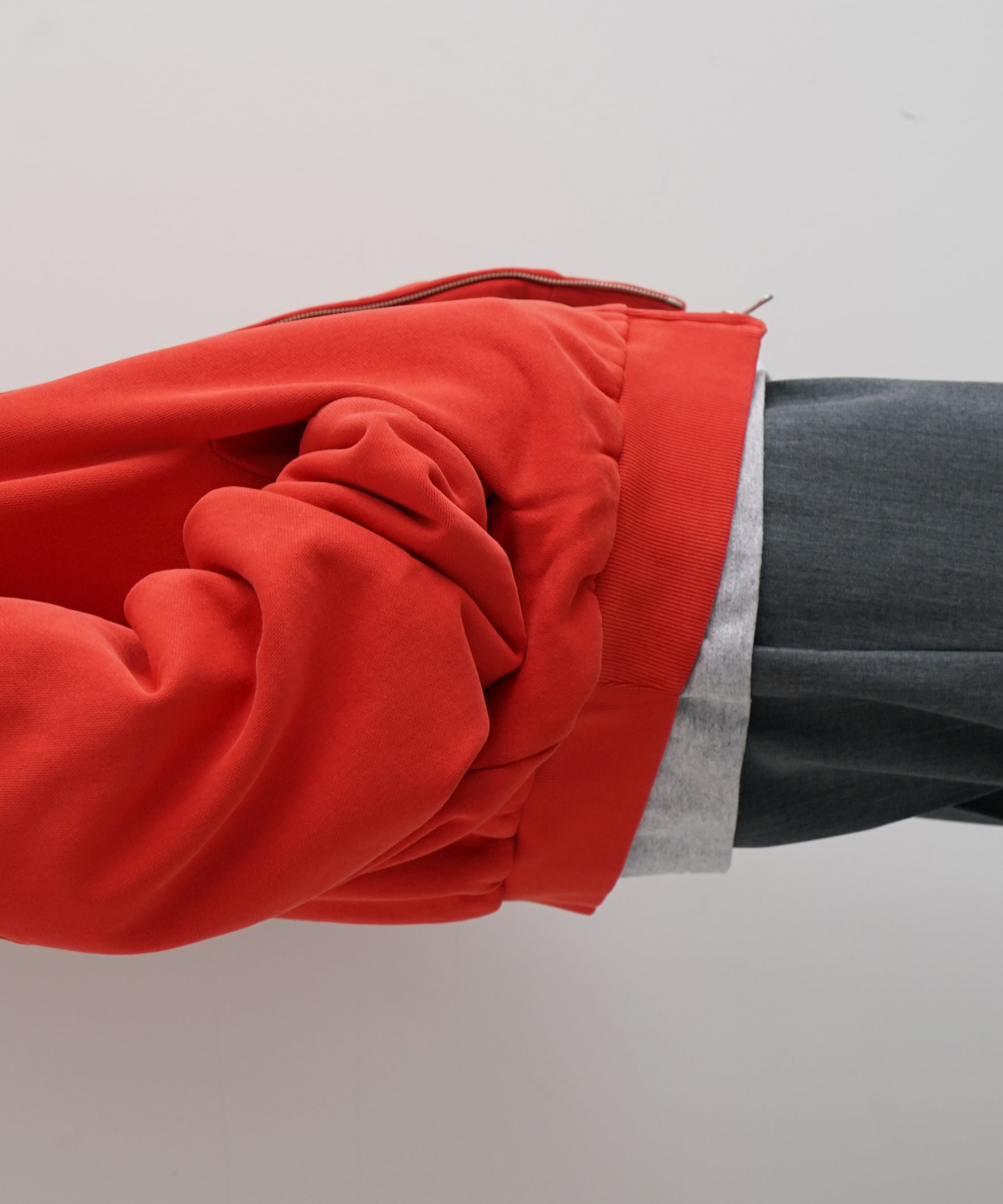 ENTIRE STUDIOS Thermal hood "CHERRY"