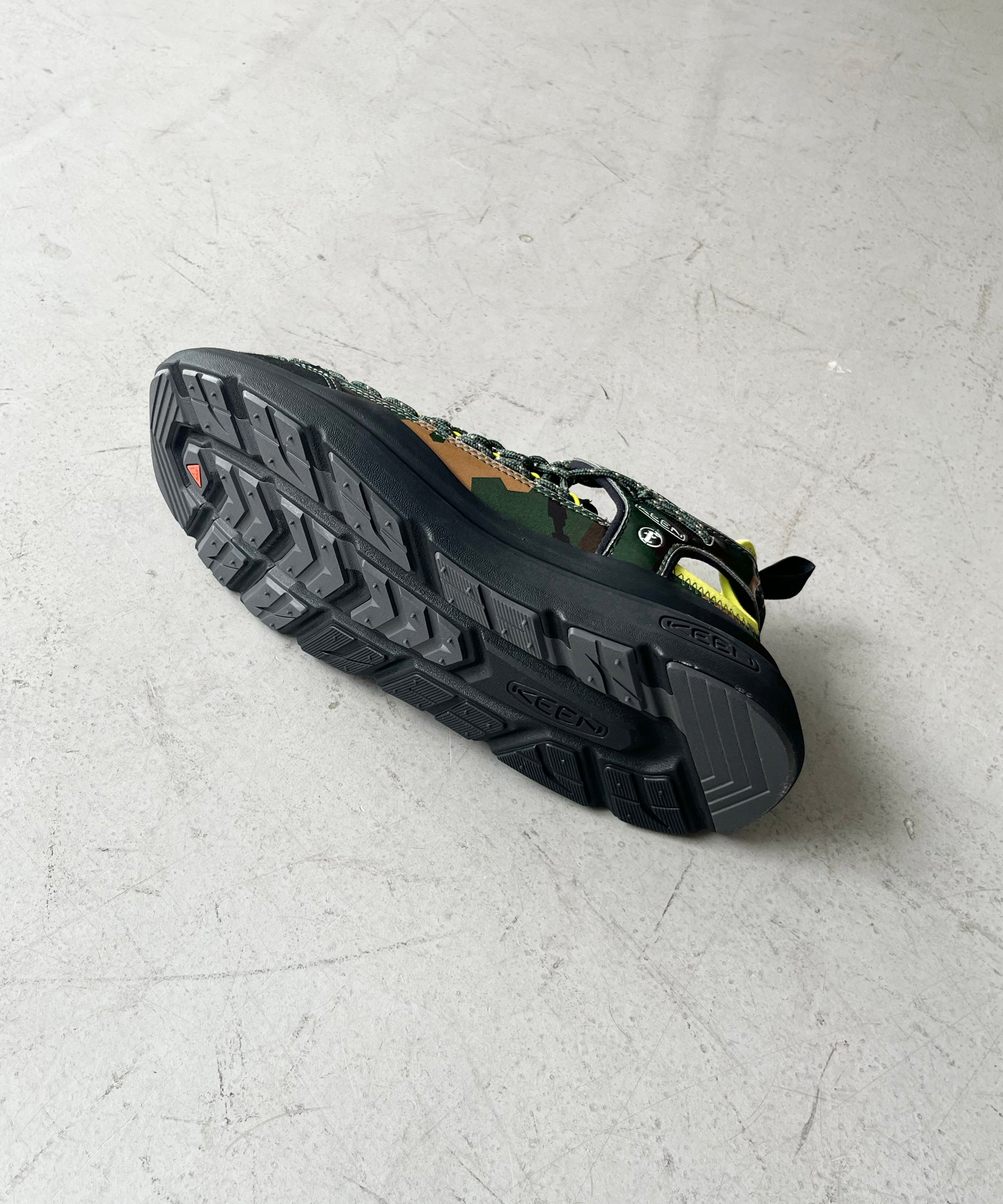 FAF(FAKE AS FLOWERS) KEEN Uneek wk "WIK CAMO"