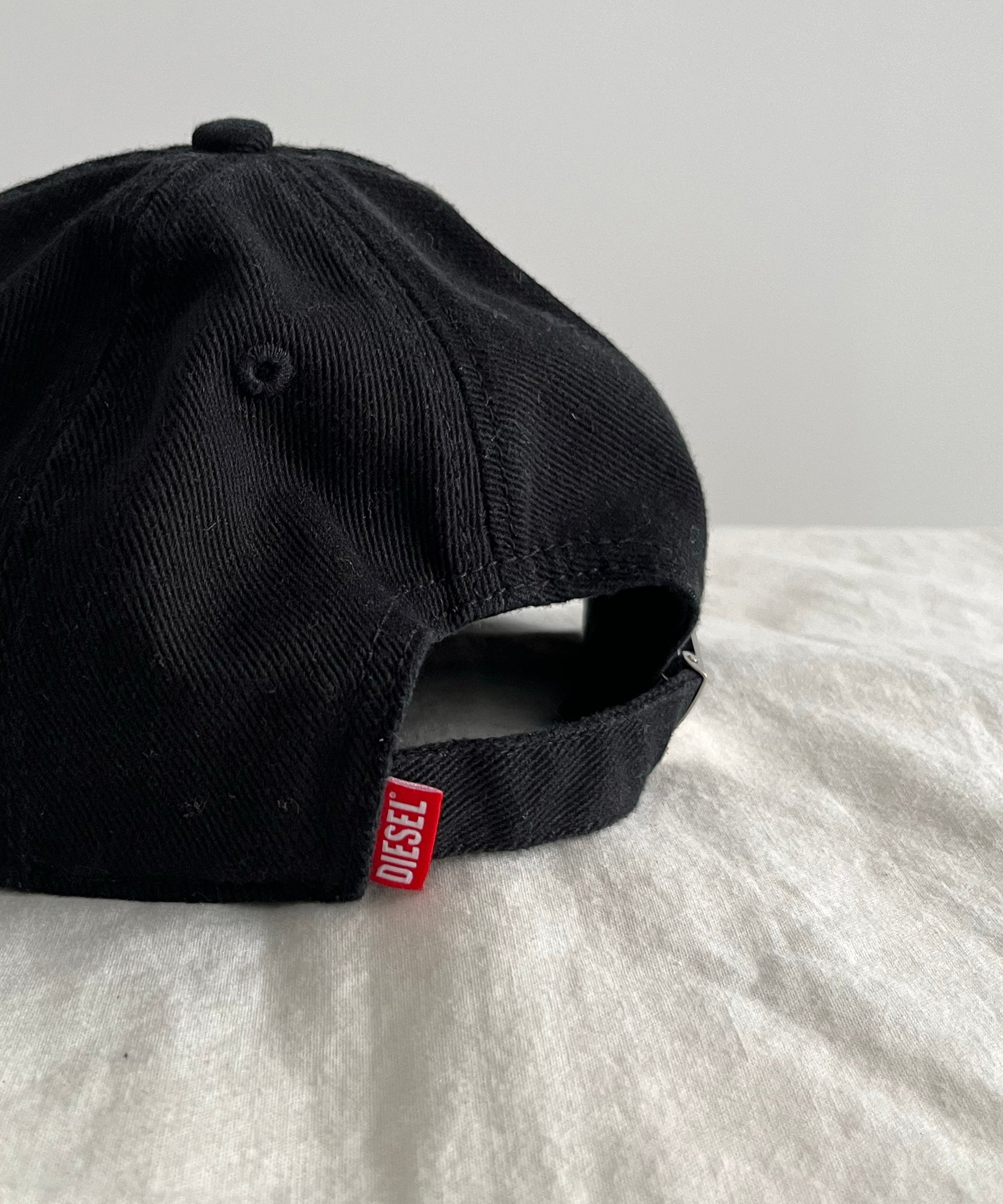 DIESEL Baseball cap with embroidered detail "RED"